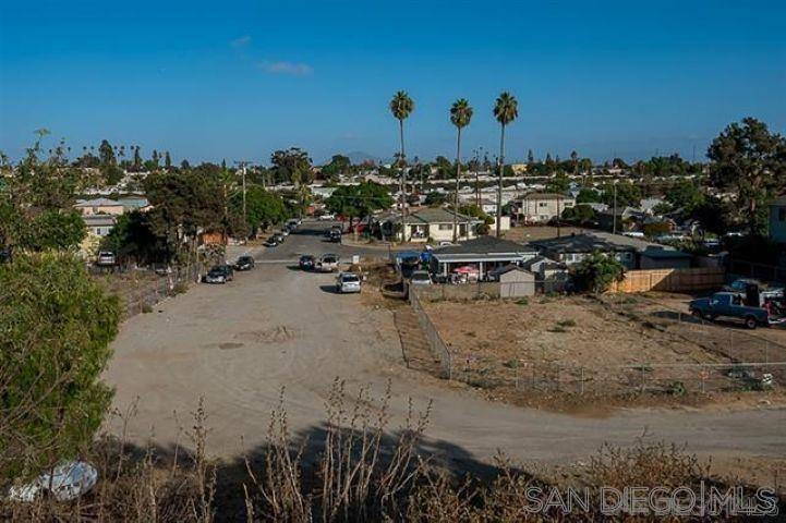 Detail Gallery Image 3 of 18 For 811 S S 32nd St, San Diego,  CA 92113 - – Beds | – Baths