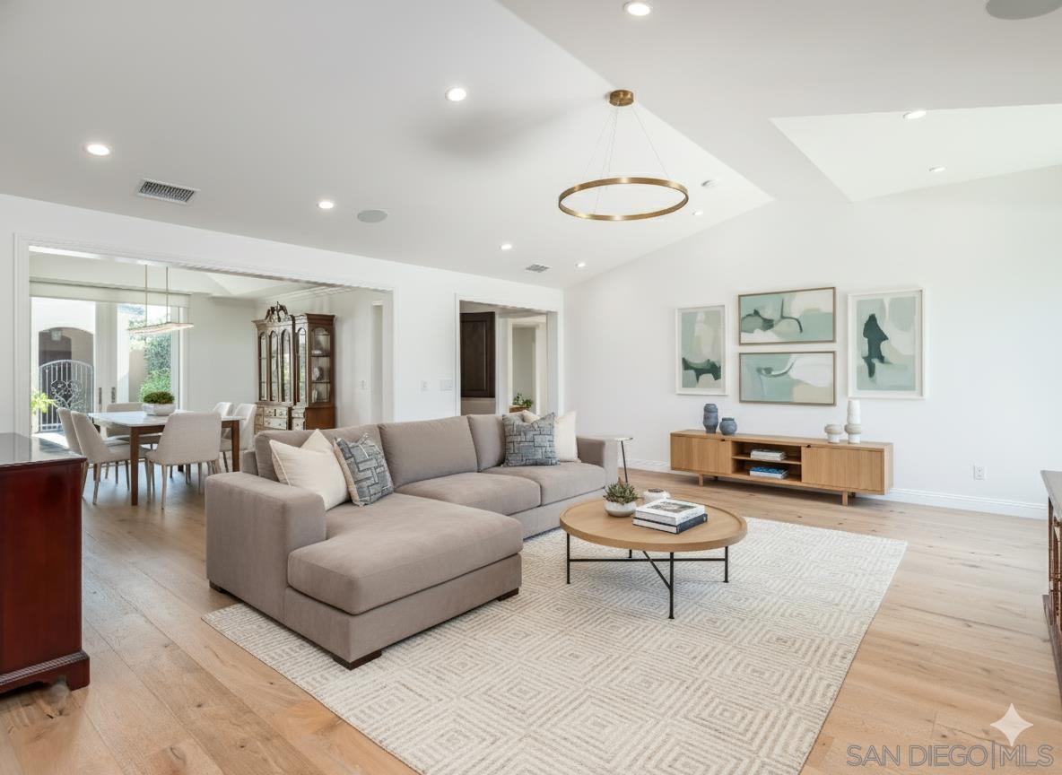 Detail Gallery Image 12 of 48 For 1879  Tahiti Drive, Costa Mesa,  CA 92626 - 4 Beds | 3/1 Baths