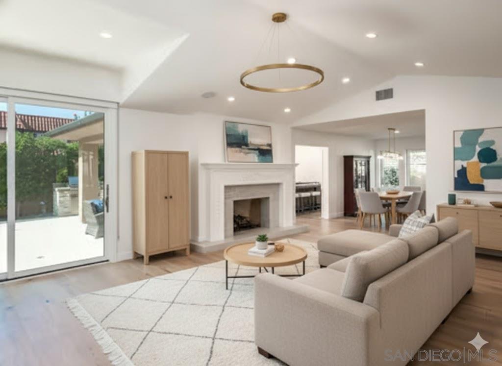 Detail Gallery Image 14 of 48 For 1879  Tahiti Drive, Costa Mesa,  CA 92626 - 4 Beds | 3/1 Baths