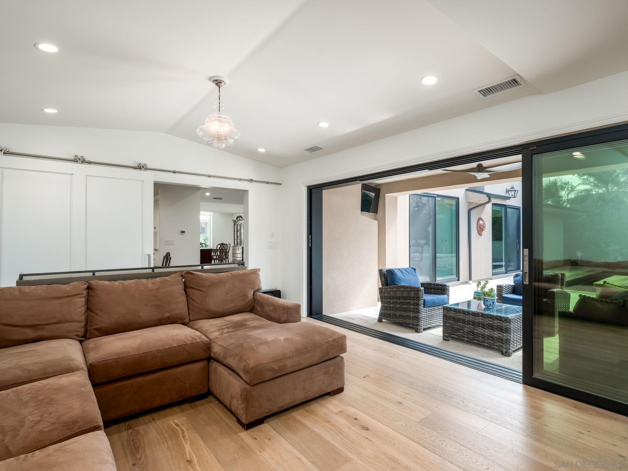 Detail Gallery Image 19 of 45 For 1879  Tahiti Drive, Costa Mesa,  CA 92626 - 4 Beds | 3/1 Baths