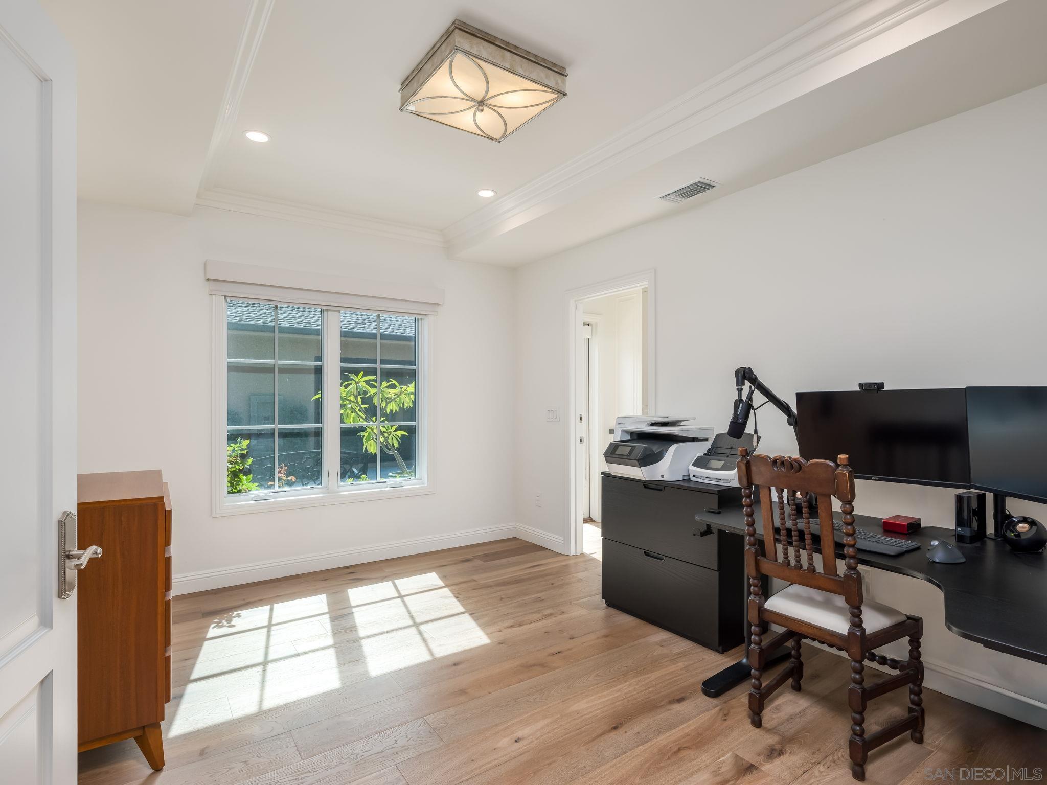 Detail Gallery Image 28 of 48 For 1879  Tahiti Drive, Costa Mesa,  CA 92626 - 4 Beds | 3/1 Baths