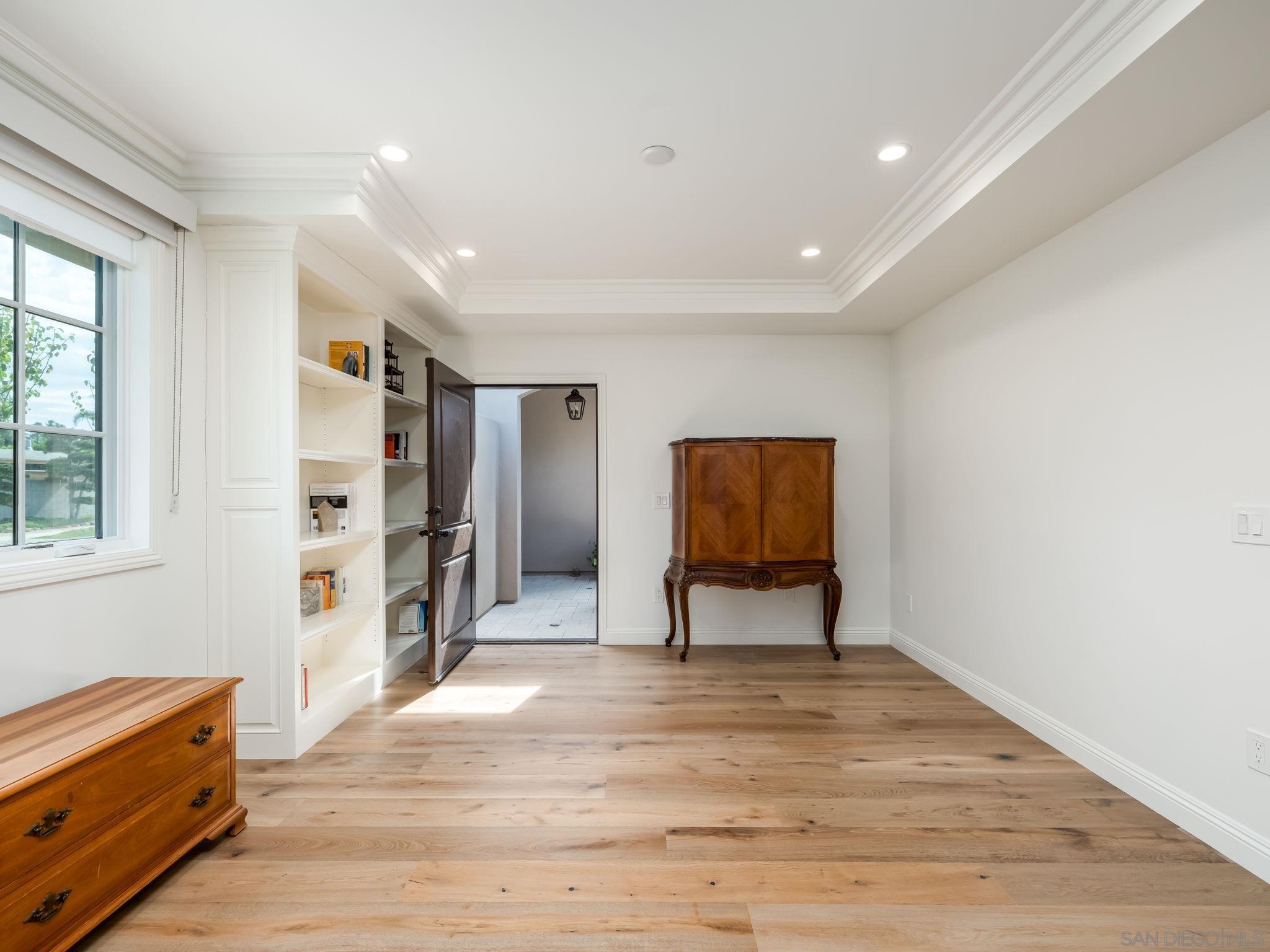 Detail Gallery Image 29 of 47 For 1879  Tahiti Drive, Costa Mesa,  CA 92626 - 4 Beds | 3/1 Baths