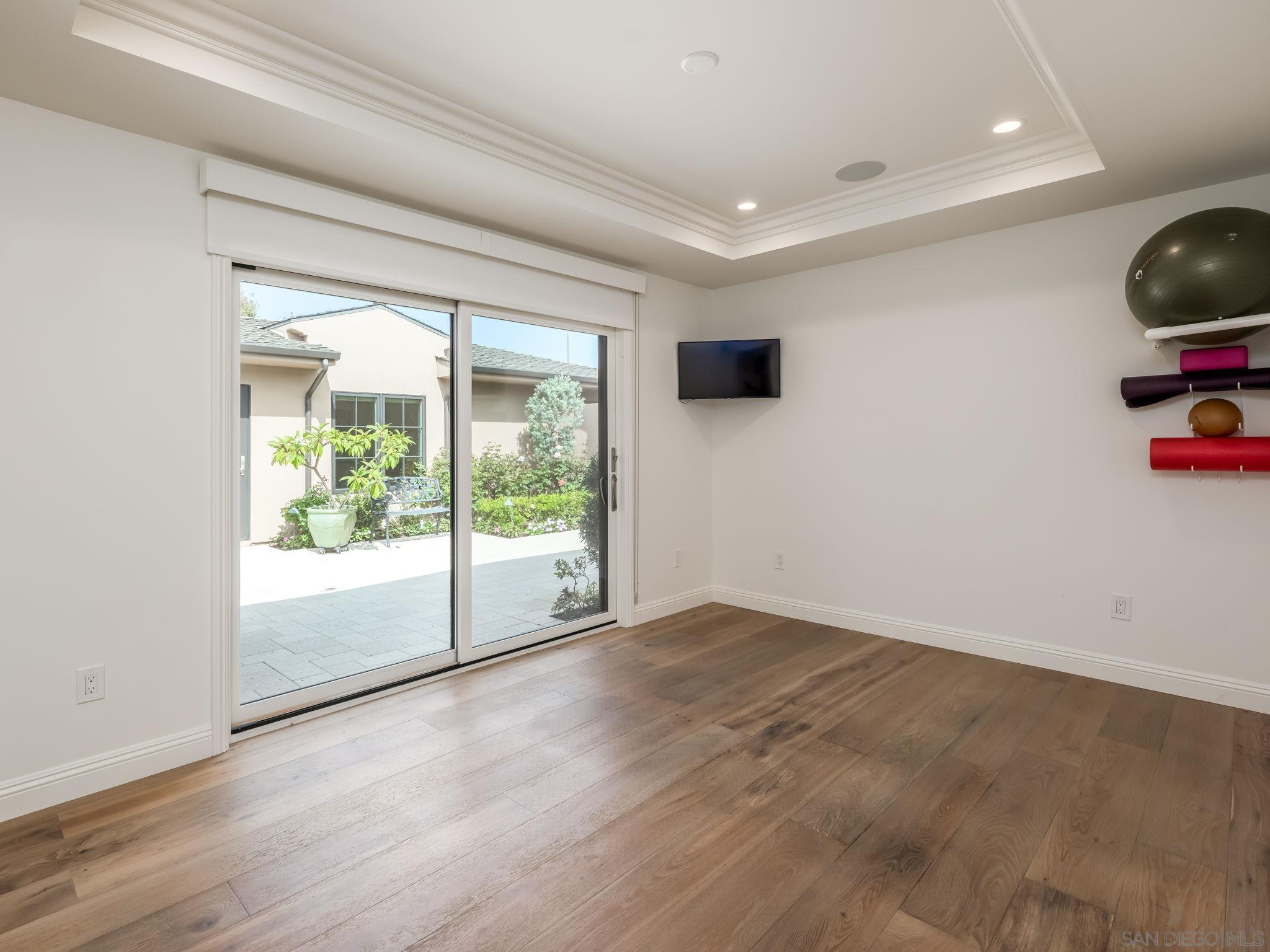 Detail Gallery Image 34 of 45 For 1879  Tahiti Drive, Costa Mesa,  CA 92626 - 4 Beds | 3/1 Baths