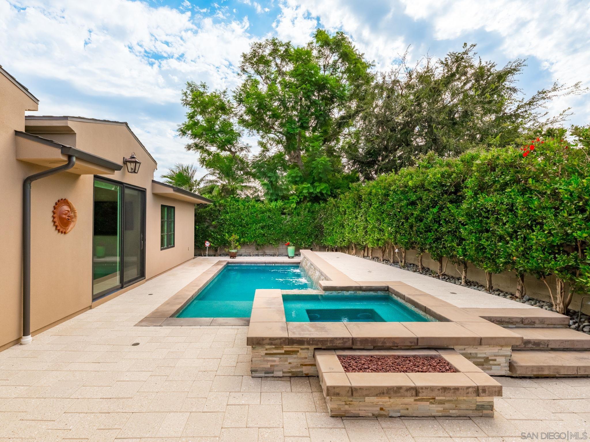 Detail Gallery Image 38 of 45 For 1879  Tahiti Drive, Costa Mesa,  CA 92626 - 4 Beds | 3/1 Baths