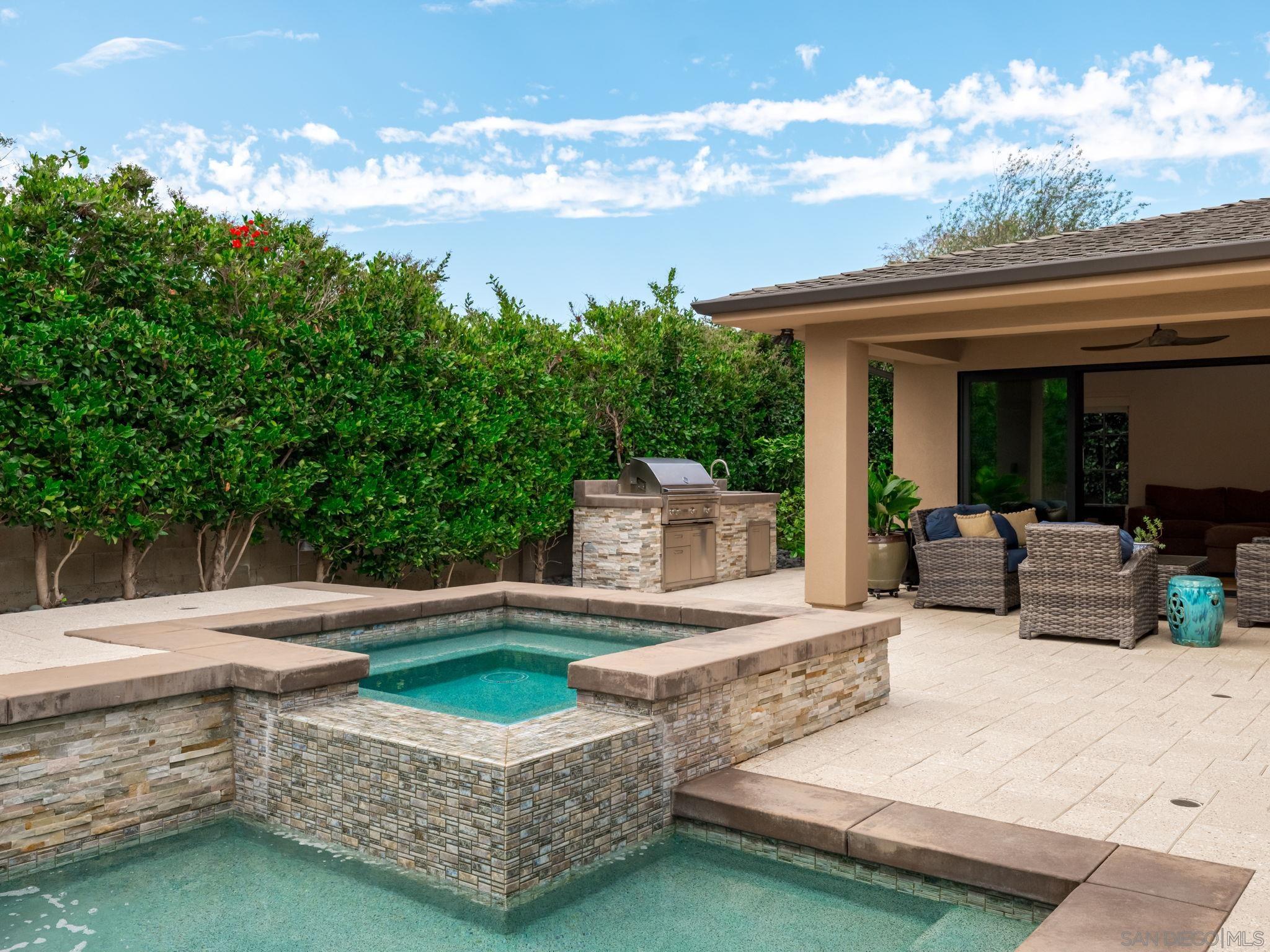 Detail Gallery Image 39 of 45 For 1879  Tahiti Drive, Costa Mesa,  CA 92626 - 4 Beds | 3/1 Baths