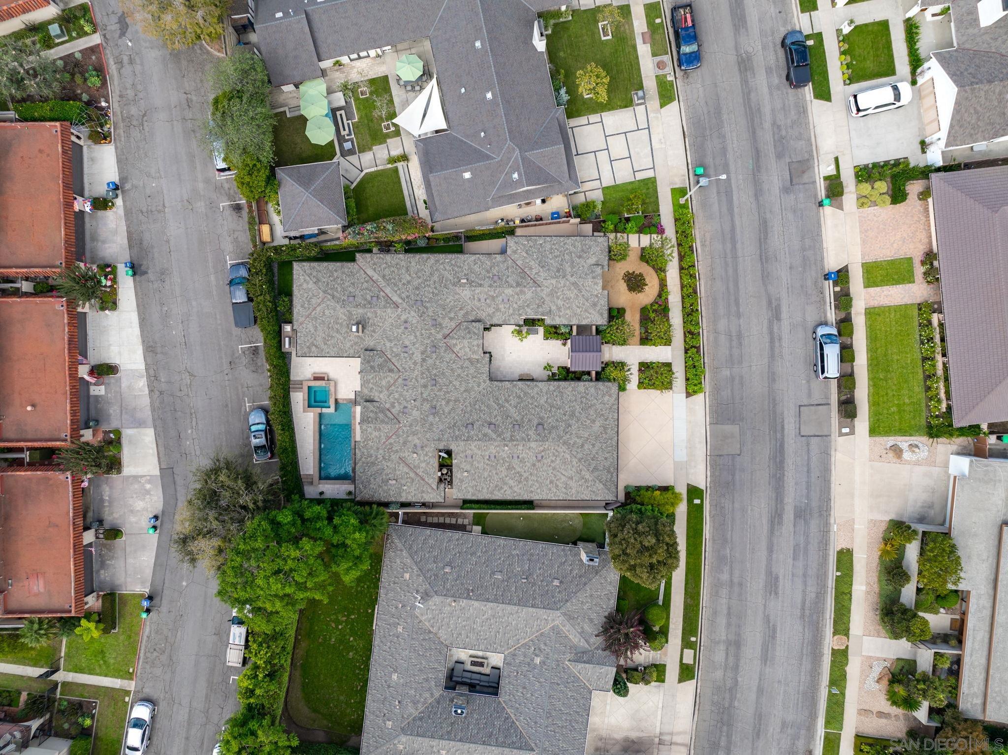 Detail Gallery Image 41 of 45 For 1879  Tahiti Drive, Costa Mesa,  CA 92626 - 4 Beds | 3/1 Baths