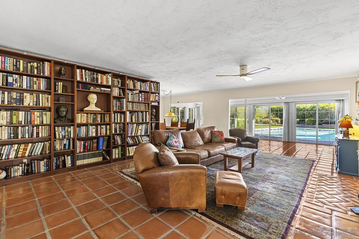 Front Image Thumbnail for SD250041406