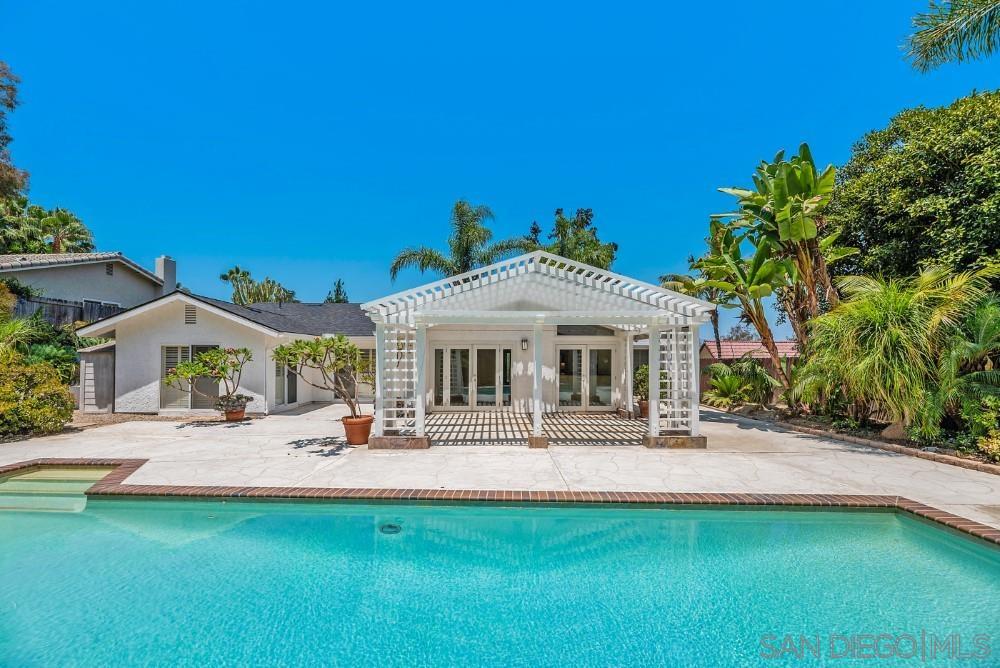 Detail Gallery Image 2 of 56 For 2841  Cacatua St, Carlsbad,  CA 92009 - 4 Beds | 2 Baths