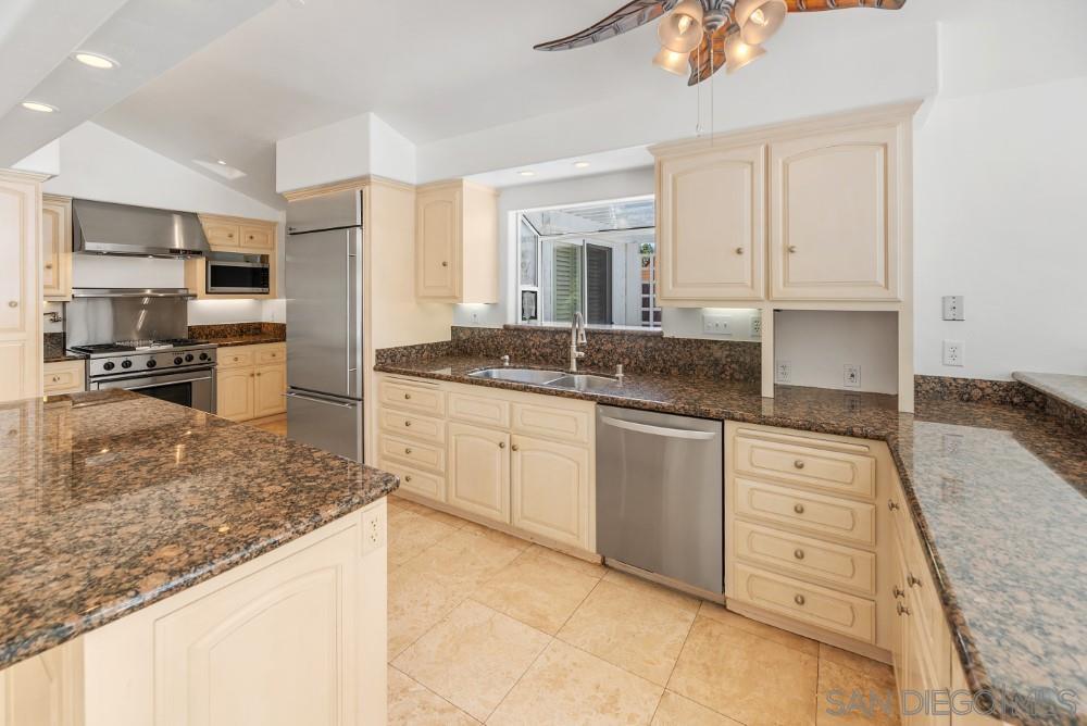 Detail Gallery Image 29 of 56 For 2841  Cacatua St, Carlsbad,  CA 92009 - 4 Beds | 2 Baths