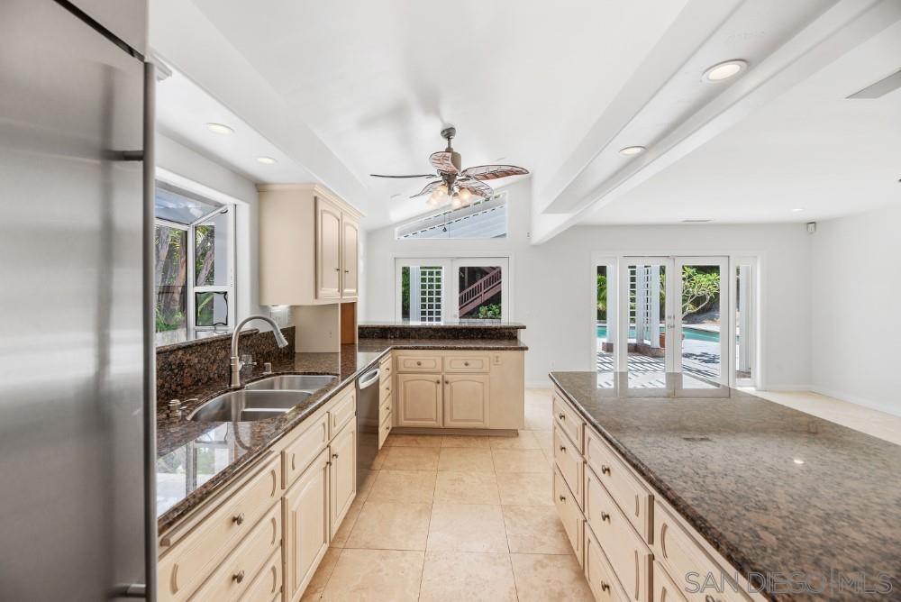 Detail Gallery Image 33 of 56 For 2841  Cacatua St, Carlsbad,  CA 92009 - 4 Beds | 2 Baths