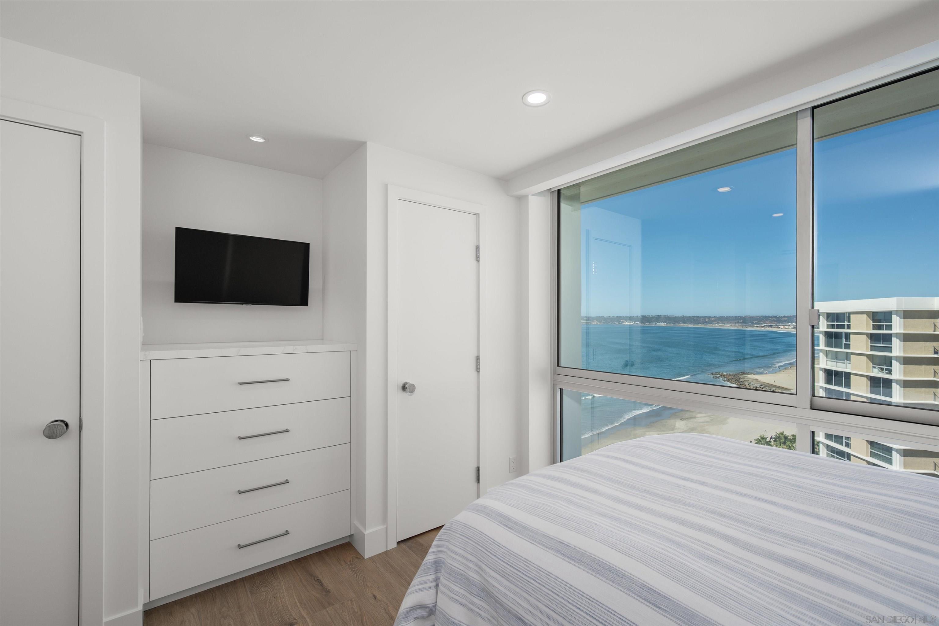 Detail Gallery Image 25 of 30 For 1730  Avenida Del Mundo  1608, Coronado,  CA 92118 - 2 Beds | 2 Baths