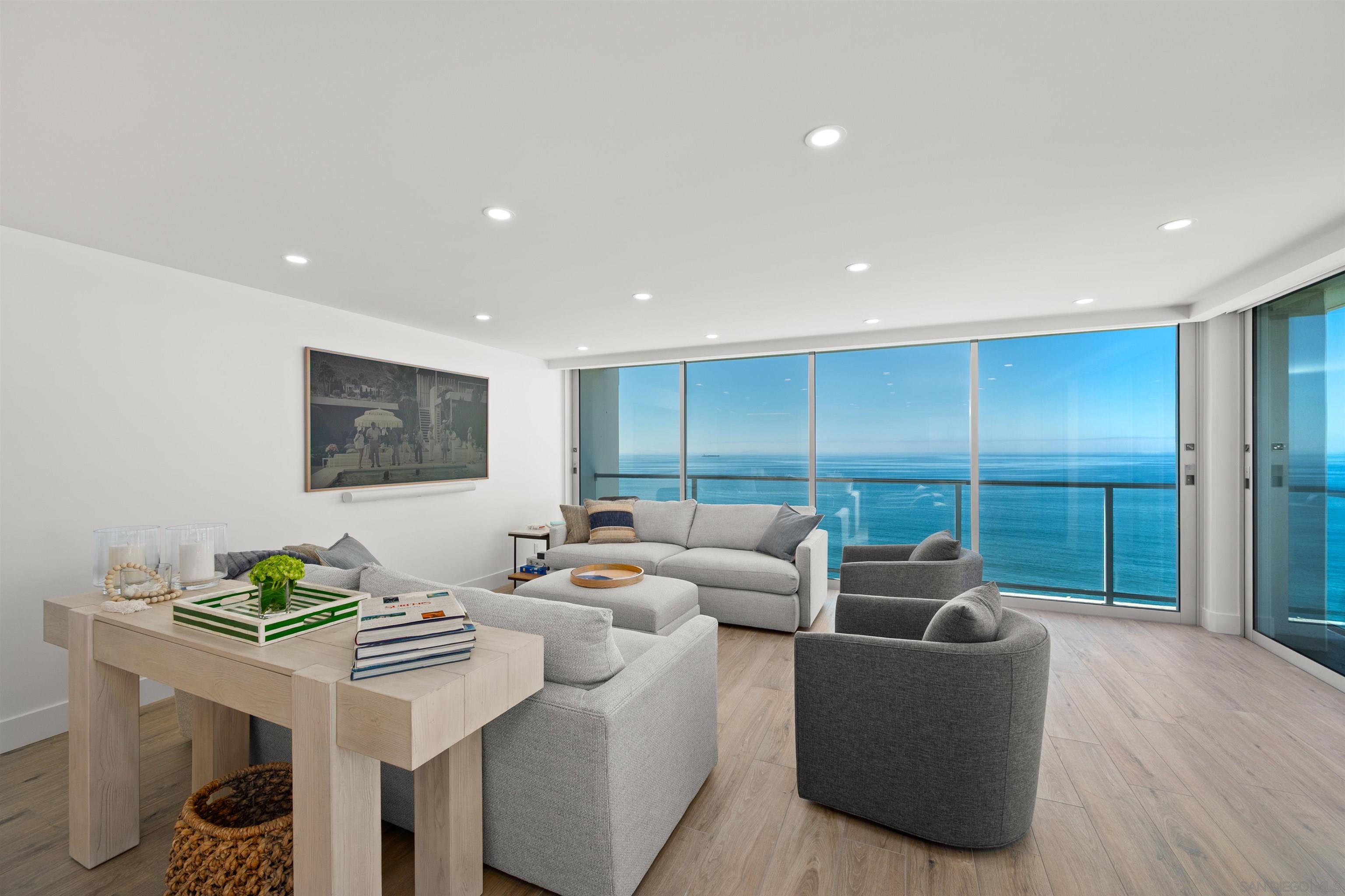 Detail Gallery Image 6 of 30 For 1730  Avenida Del Mundo  1608, Coronado,  CA 92118 - 2 Beds | 2 Baths