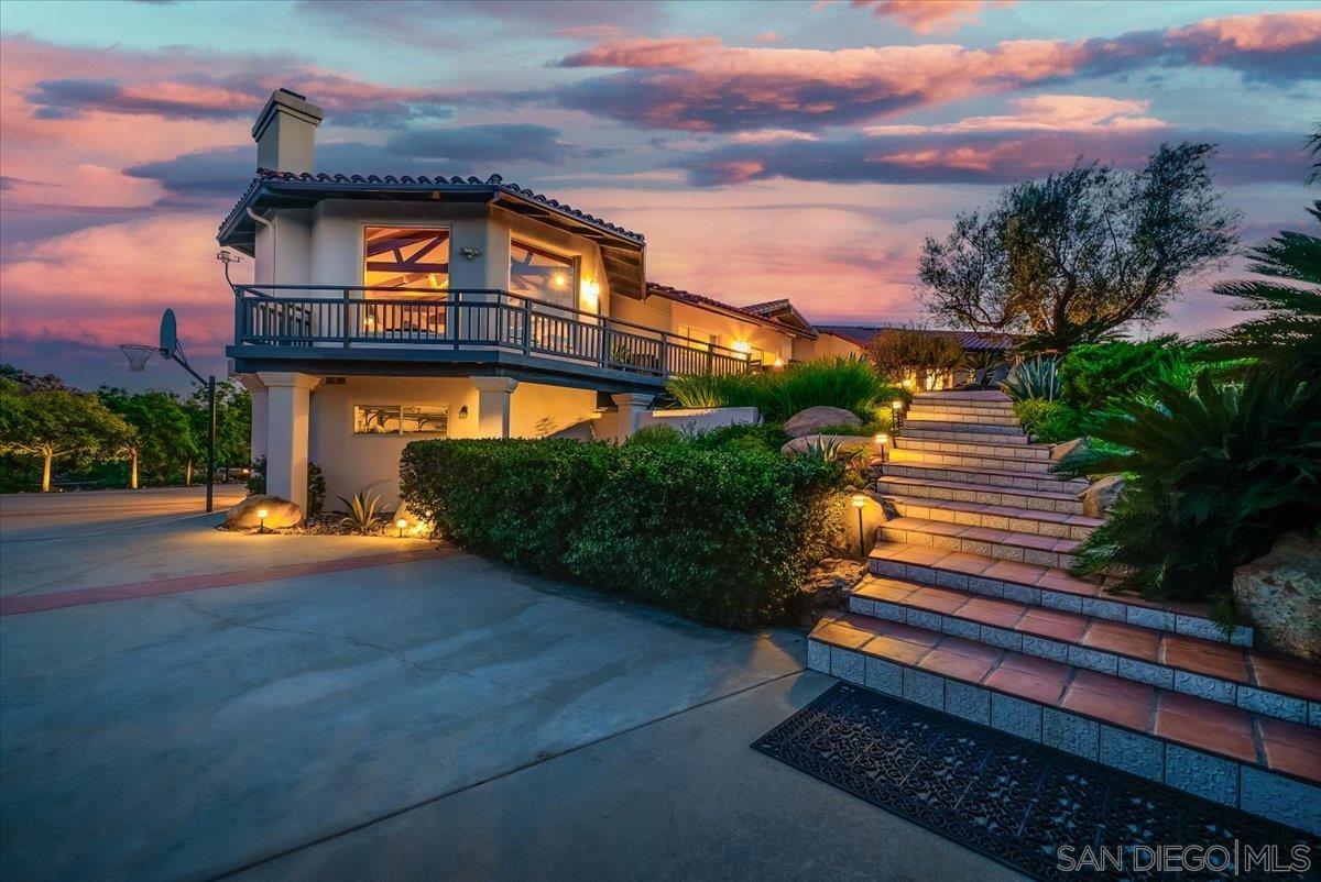 Detail Gallery Image 4 of 70 For 14193  Ridge Canyon Road, Valley Center,  CA 92082 - 4 Beds | 3 Baths