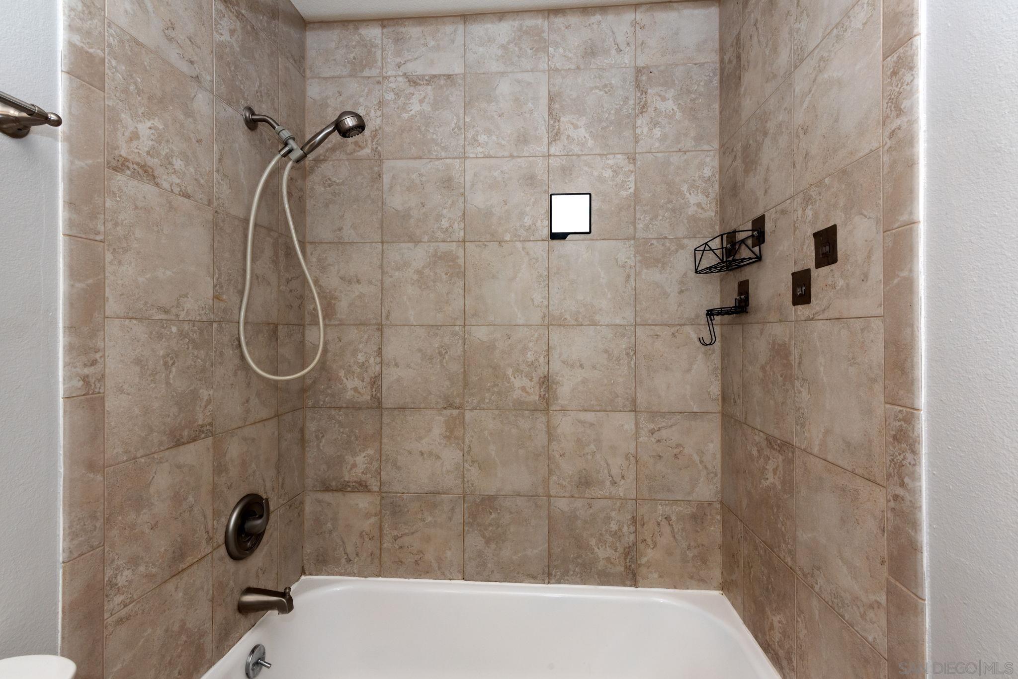 Detail Gallery Image 14 of 16 For 1645  Emerald St  1l, San Diego,  CA 92109 - 1 Beds | 1 Baths