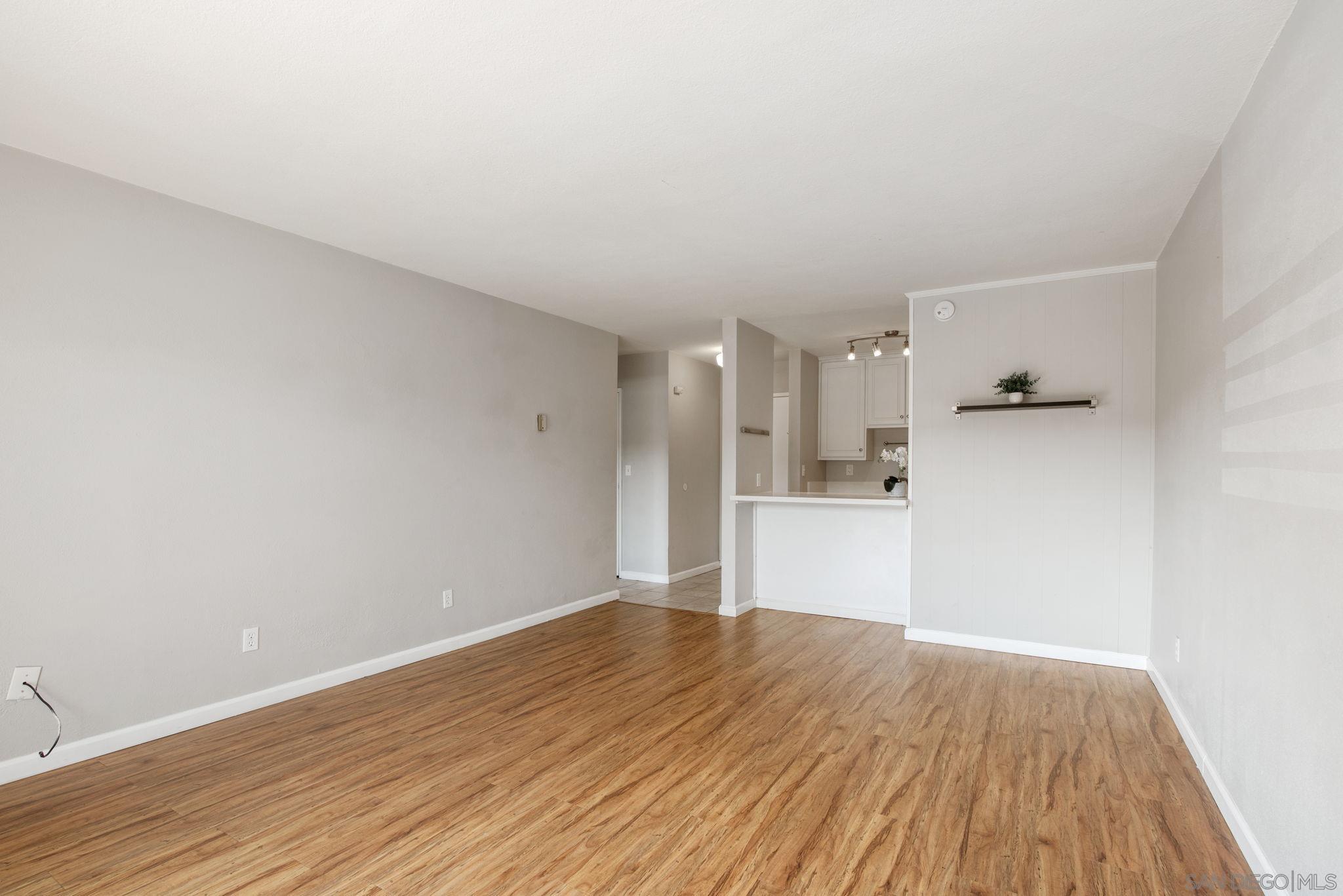 Detail Gallery Image 9 of 16 For 1645  Emerald St  1l, San Diego,  CA 92109 - 1 Beds | 1 Baths