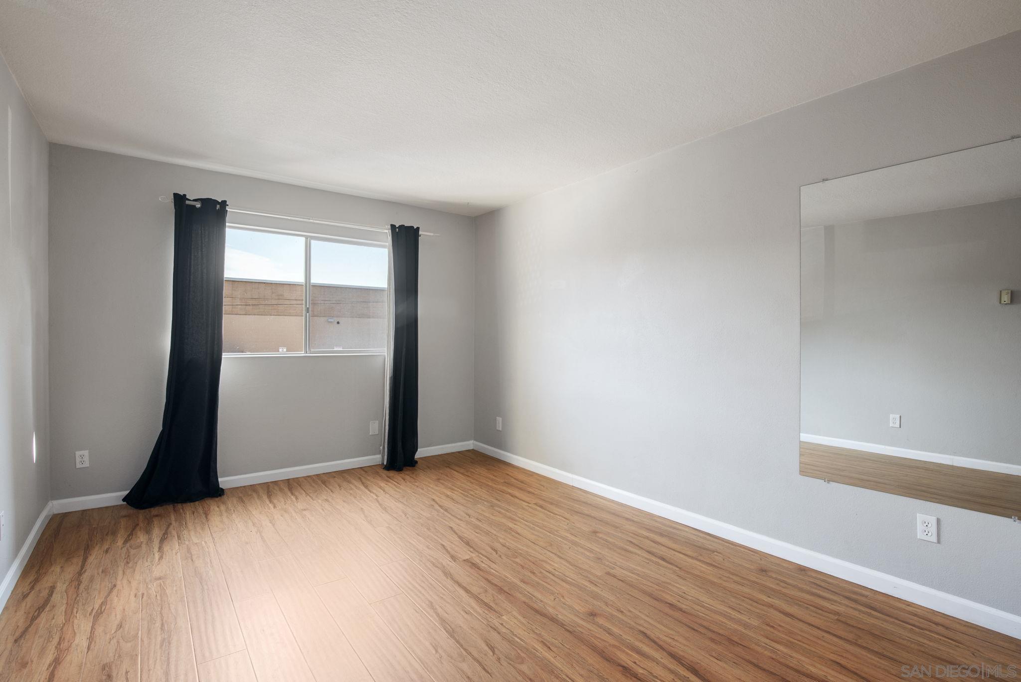 Detail Gallery Image 10 of 16 For 1645  Emerald St  1l, San Diego,  CA 92109 - 1 Beds | 1 Baths