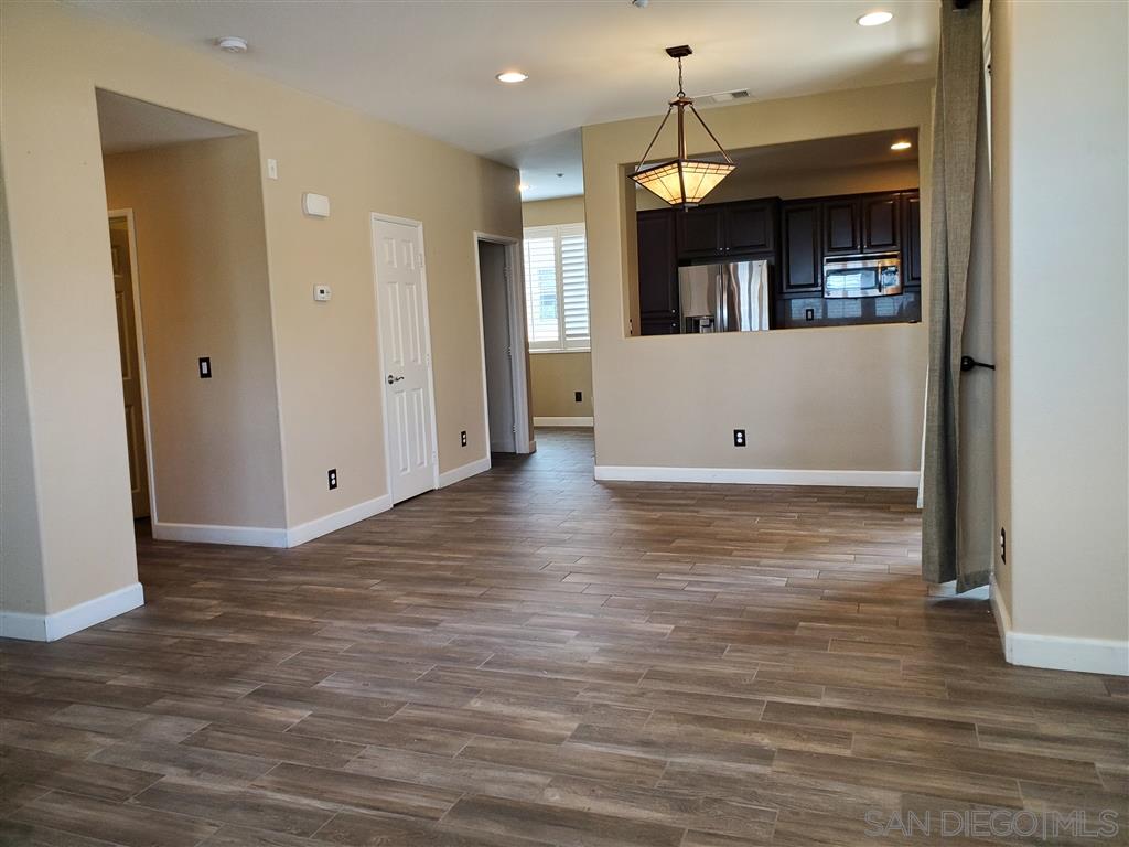 Detail Gallery Image 7 of 16 For 3037  Cole Grade Dr, Santee,  CA 92071 - 3 Beds | 3 Baths