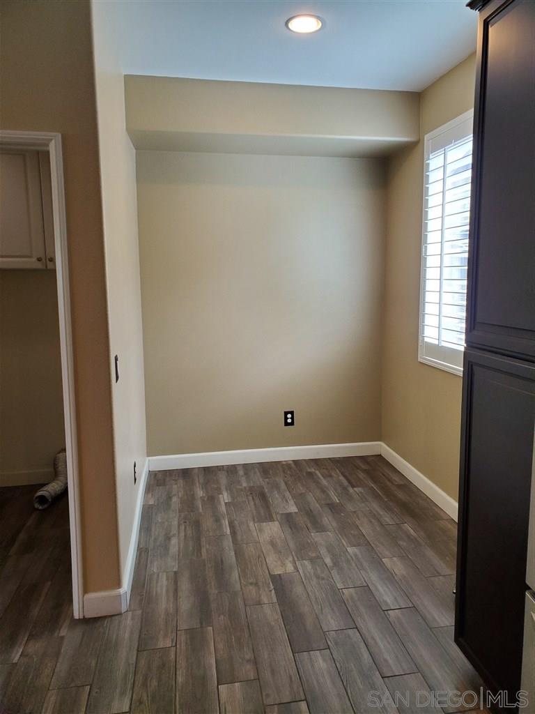 Detail Gallery Image 8 of 16 For 3037  Cole Grade Dr, Santee,  CA 92071 - 3 Beds | 3 Baths