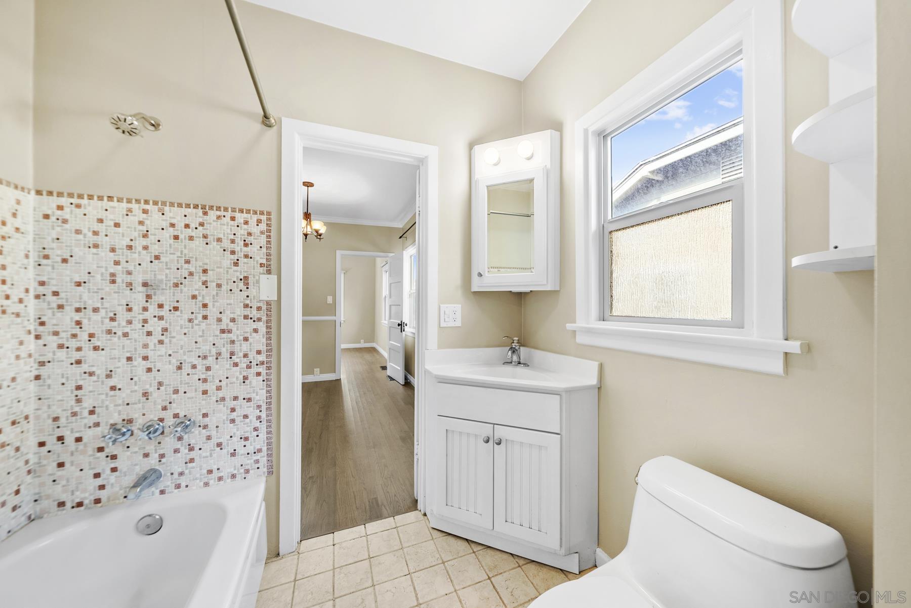 Detail Gallery Image 17 of 34 For 4171  1st Ave, San Diego,  CA 92103 - 3 Beds | 2 Baths