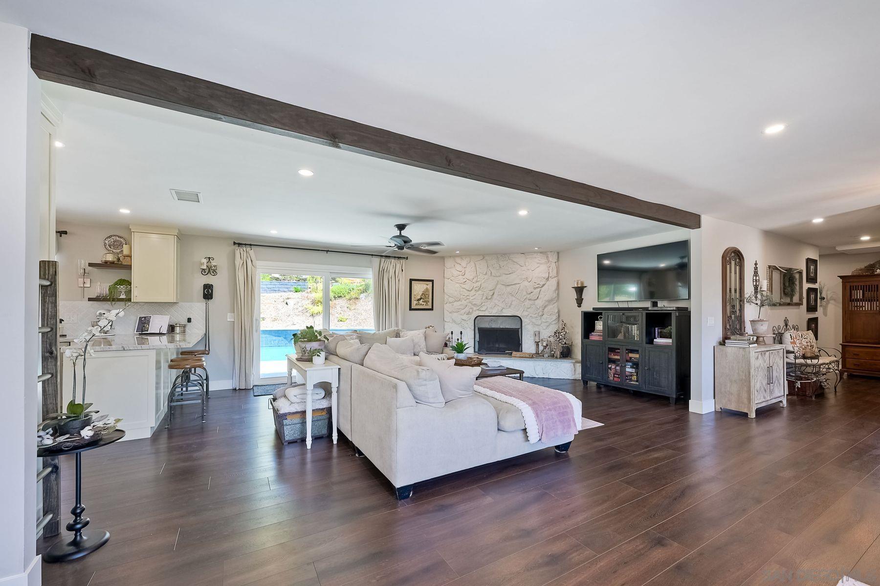 Detail Gallery Image 15 of 38 For 660  via Rancho Pkwy, Escondido,  CA 92029 - 4 Beds | 2/1 Baths