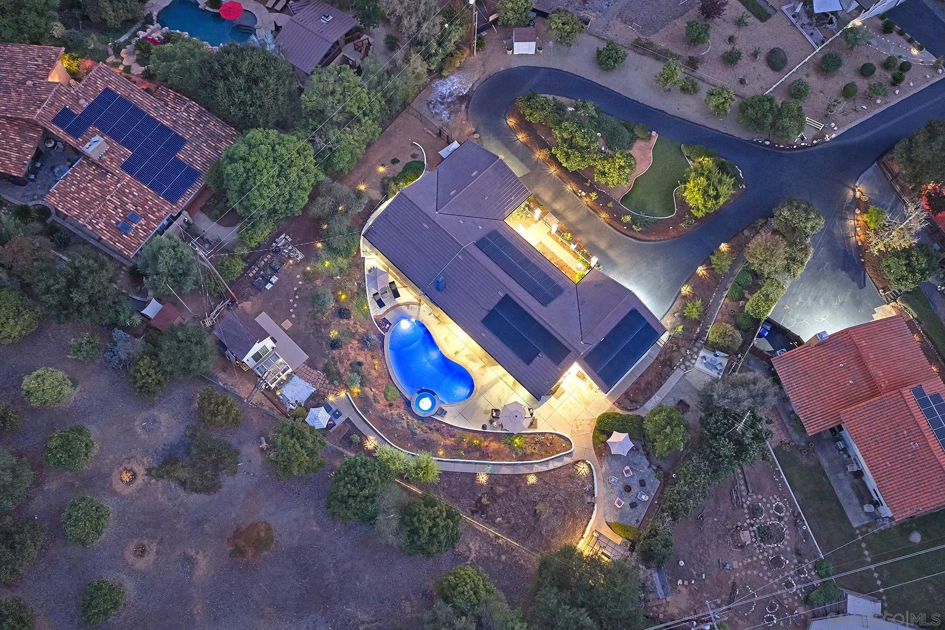 Detail Gallery Image 34 of 38 For 660  via Rancho Pkwy, Escondido,  CA 92029 - 4 Beds | 2/1 Baths