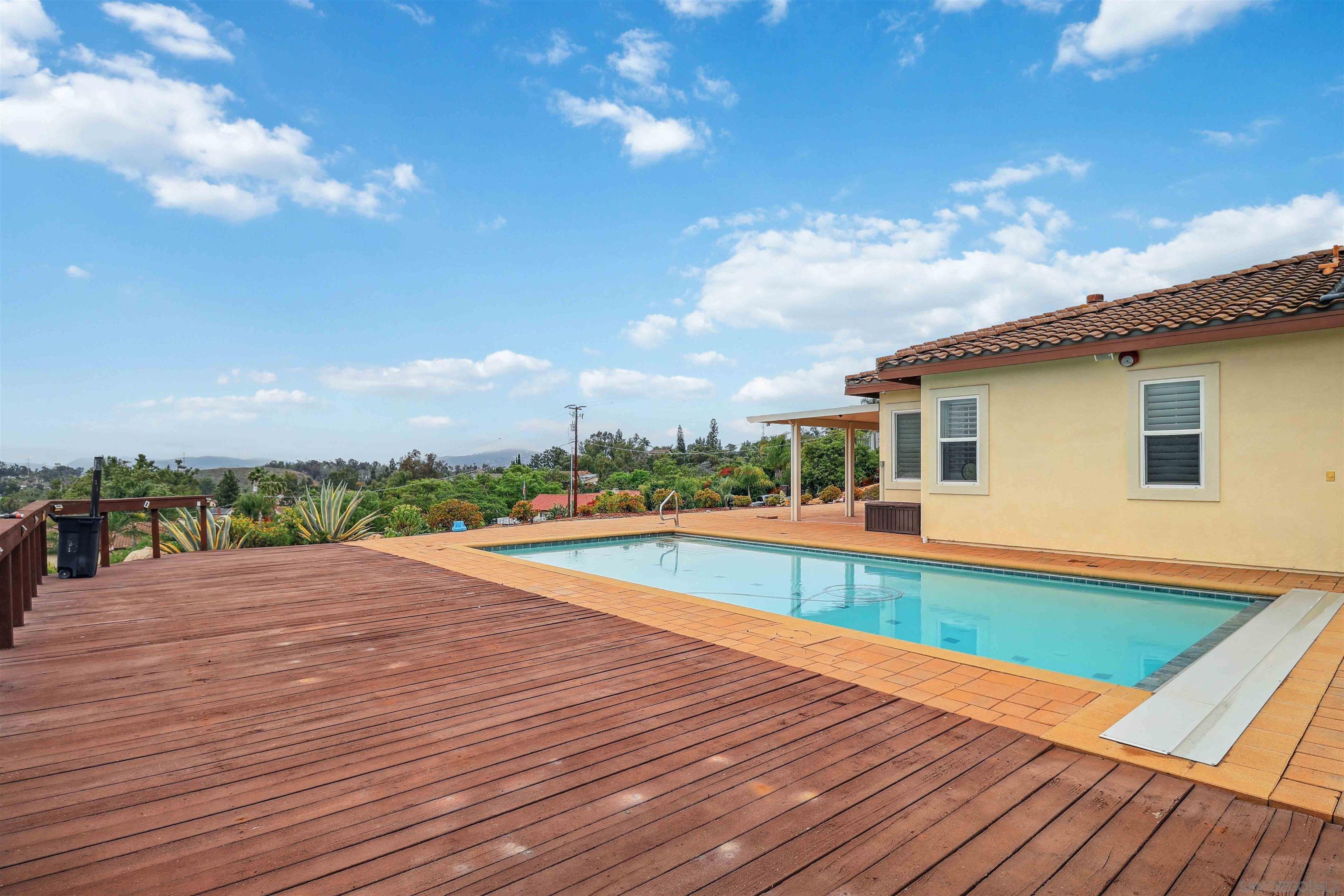 Front Image Thumbnail for SD250041490