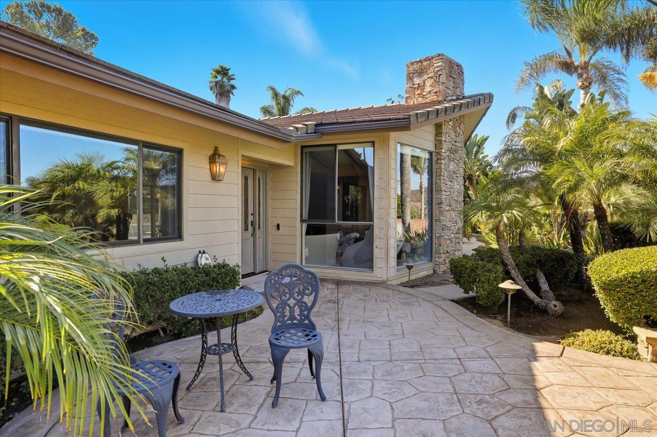 Detail Gallery Image 6 of 53 For 2927  Circle Drive, Escondido,  CA 92029 - 5 Beds | 2/1 Baths