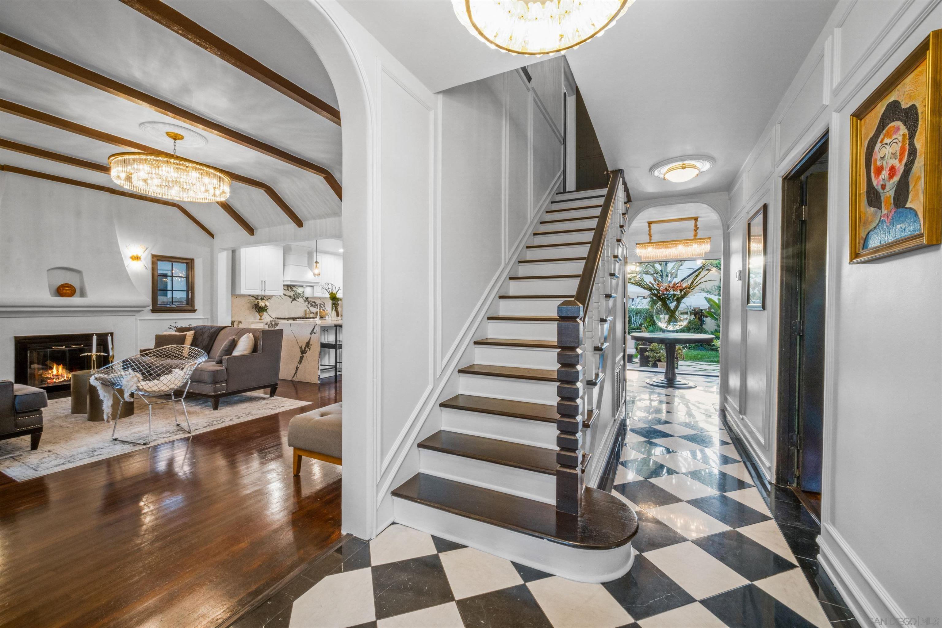 Detail Gallery Image 3 of 47 For 340  B Ave, Coronado,  CA 92118 - 4 Beds | 3 Baths