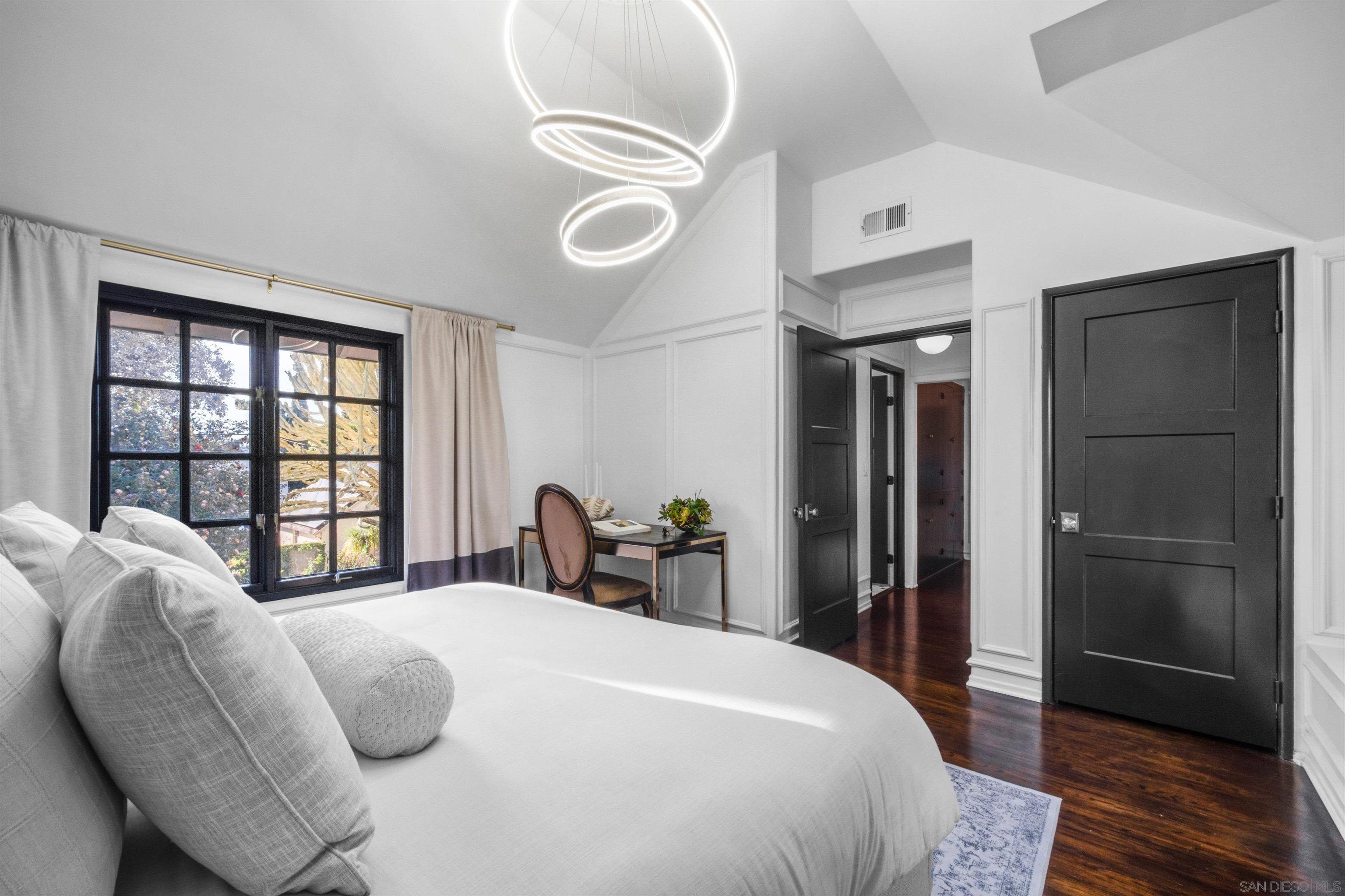 Detail Gallery Image 26 of 47 For 340  B Ave, Coronado,  CA 92118 - 4 Beds | 3 Baths