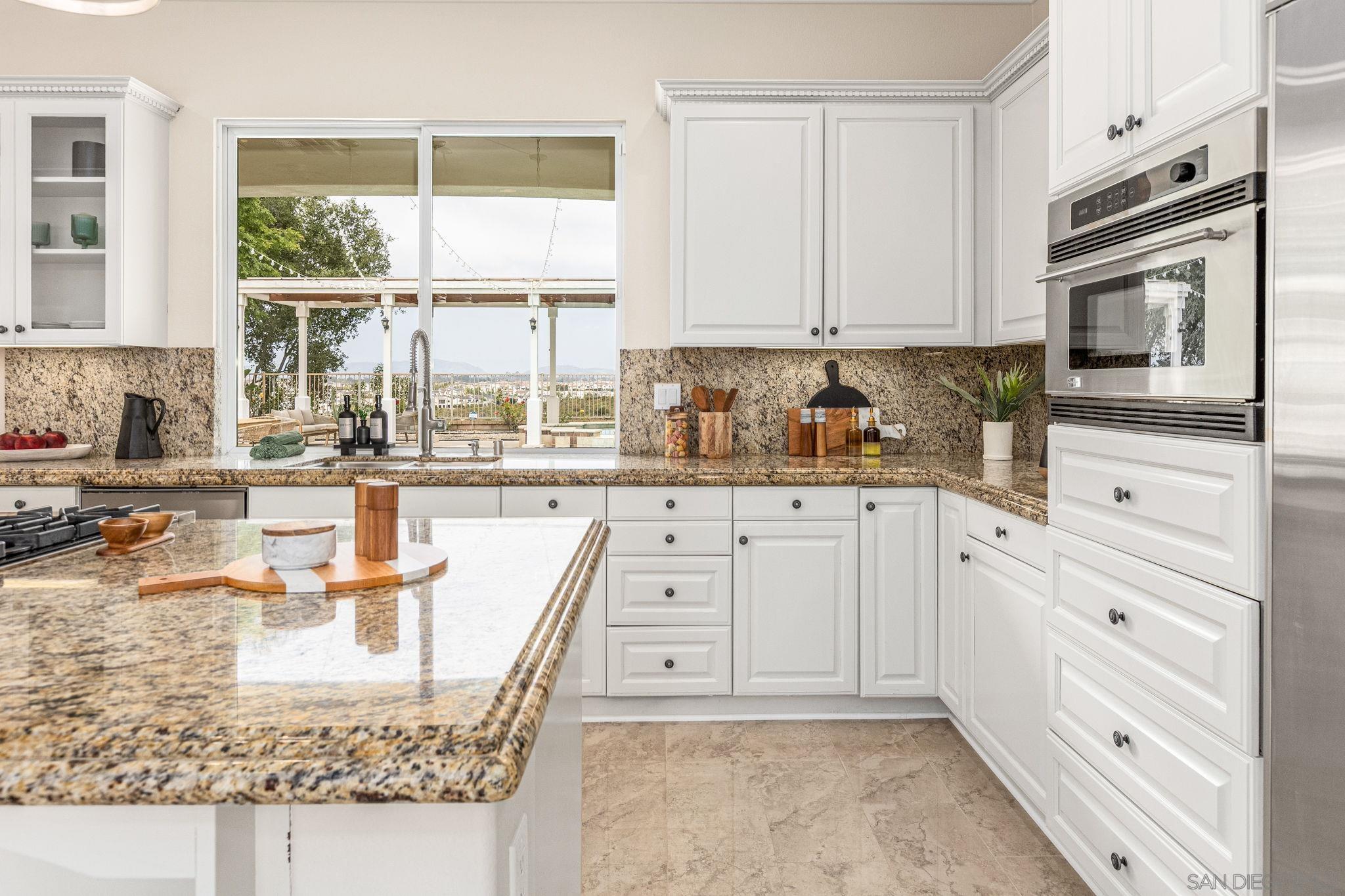 Detail Gallery Image 12 of 43 For 5582  Valerio Trl, San Diego,  CA 92130 - 5 Beds | 3/1 Baths