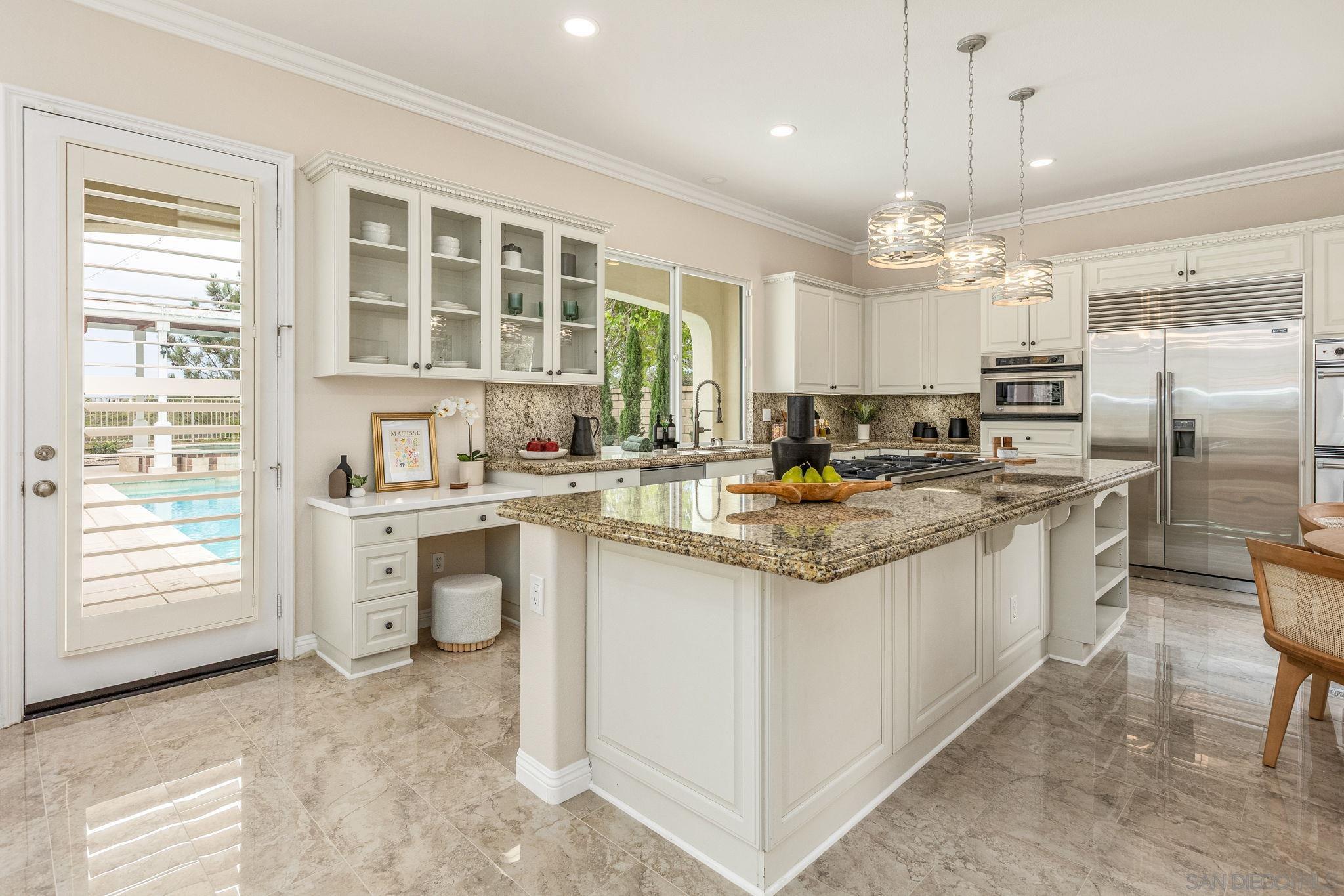 Detail Gallery Image 13 of 43 For 5582  Valerio Trl, San Diego,  CA 92130 - 5 Beds | 3/1 Baths