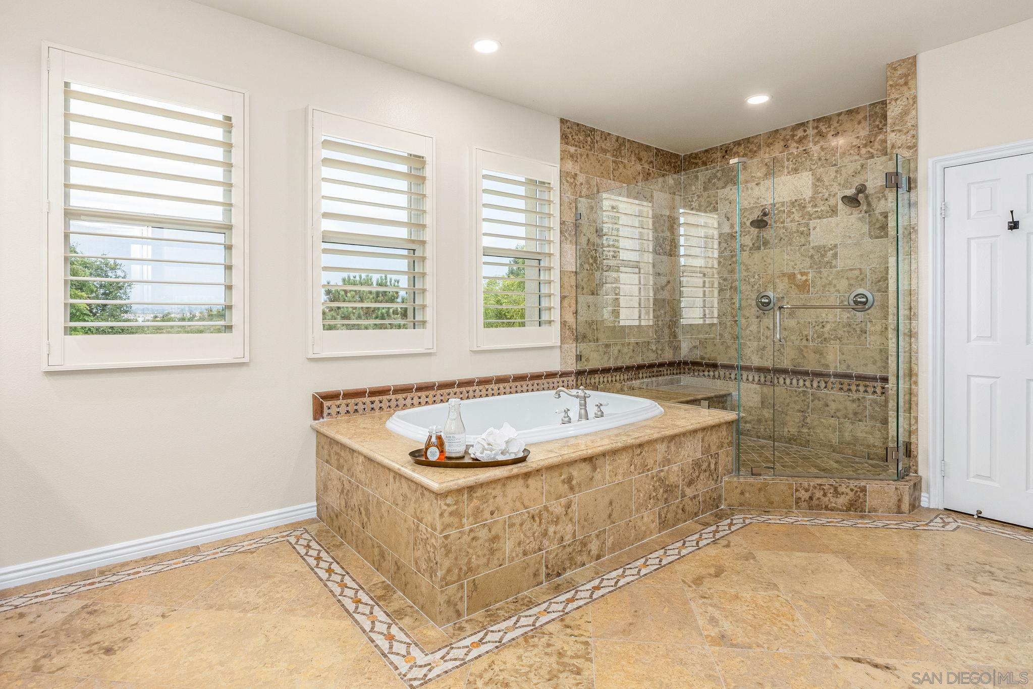 Detail Gallery Image 29 of 43 For 5582  Valerio Trl, San Diego,  CA 92130 - 5 Beds | 3/1 Baths