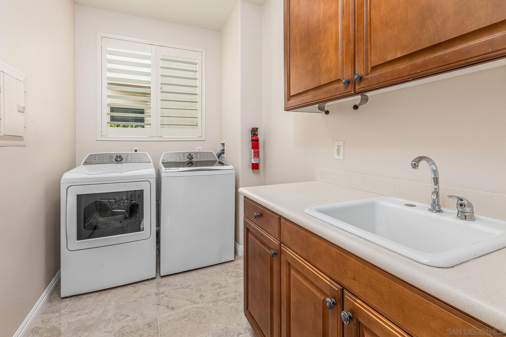 Detail Gallery Image 31 of 43 For 5582  Valerio Trl, San Diego,  CA 92130 - 5 Beds | 3/1 Baths