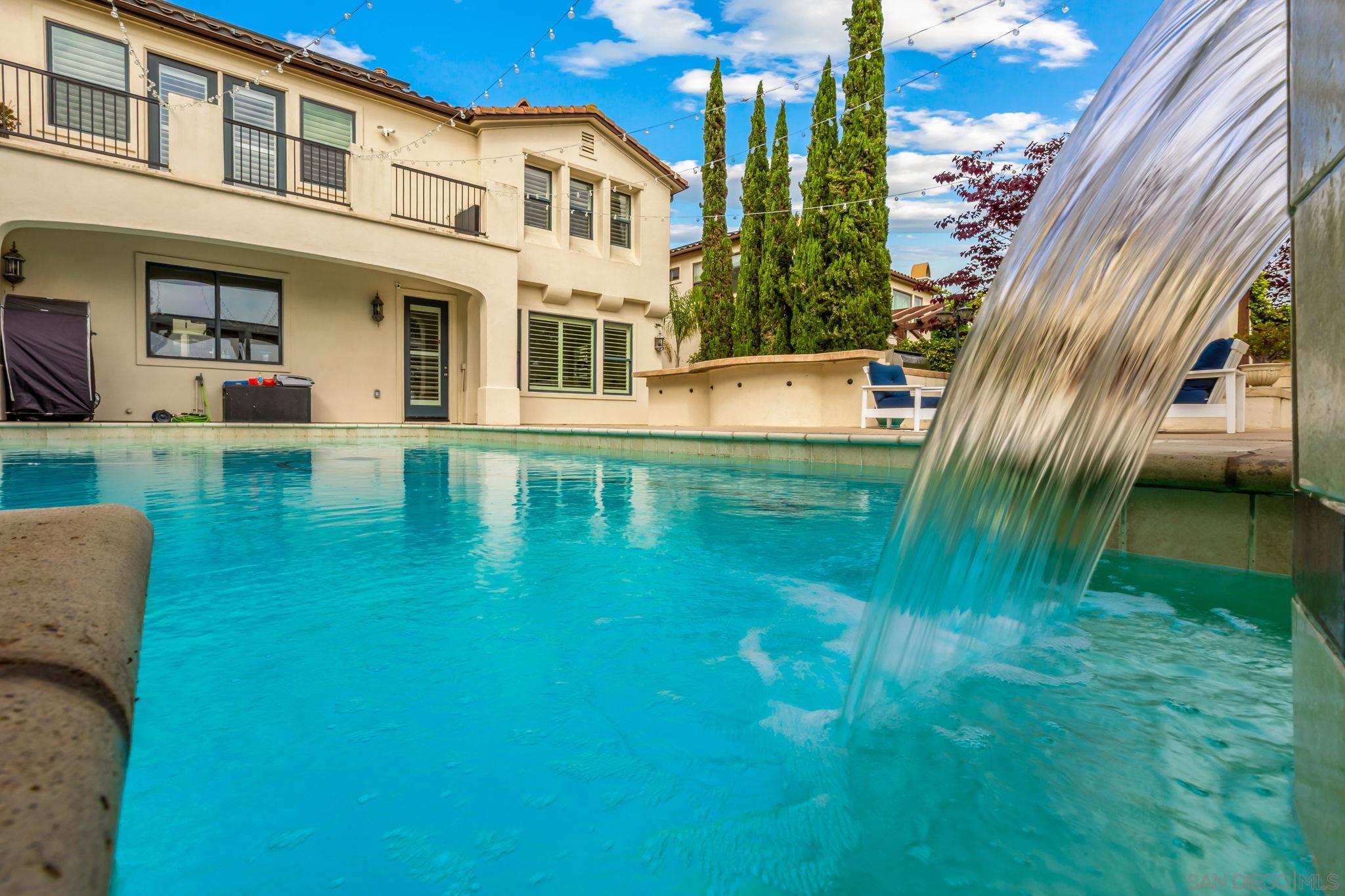 Detail Gallery Image 5 of 43 For 5582  Valerio Trl, San Diego,  CA 92130 - 5 Beds | 3/1 Baths