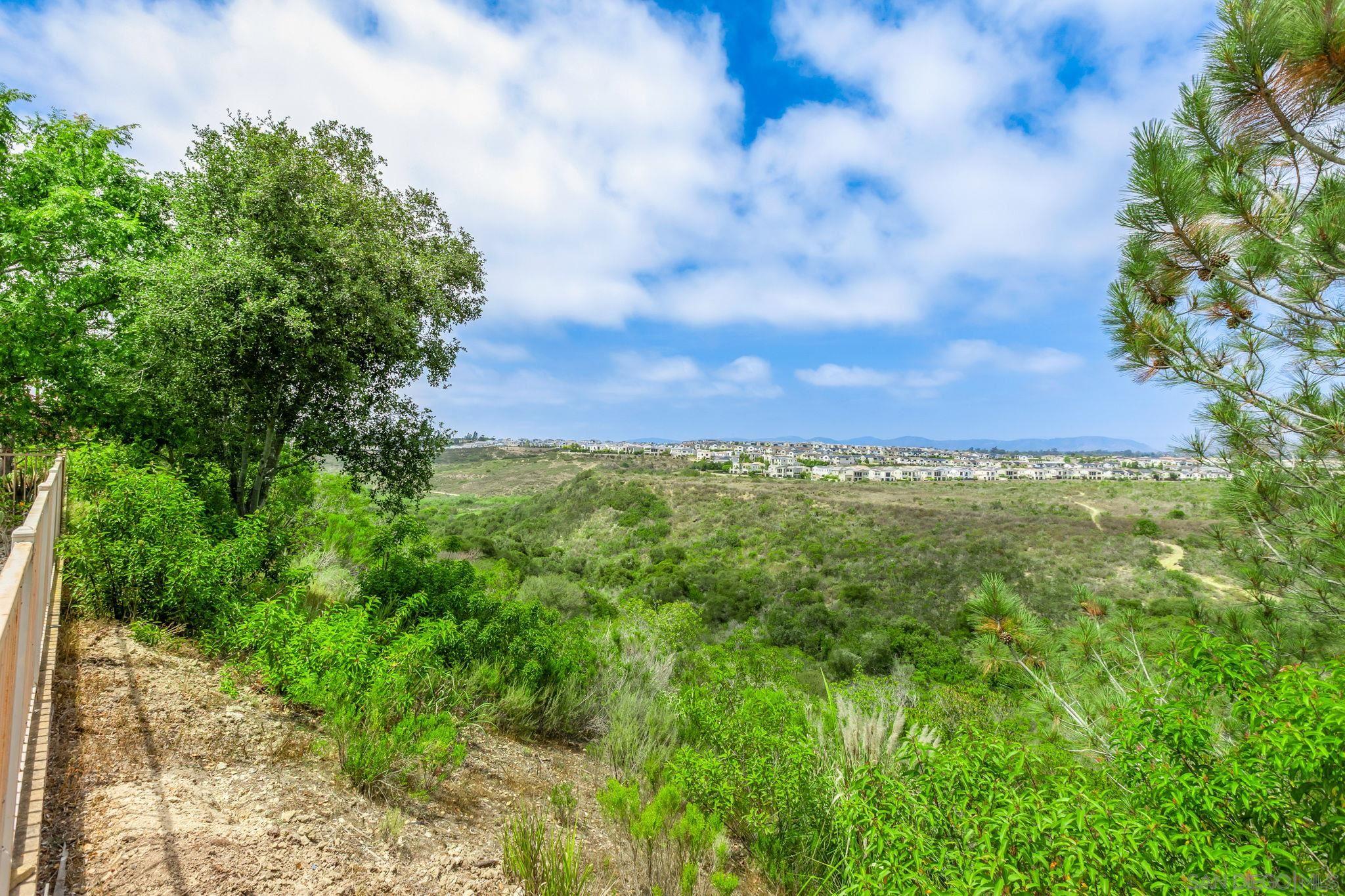 Detail Gallery Image 7 of 43 For 5582  Valerio Trl, San Diego,  CA 92130 - 5 Beds | 3/1 Baths