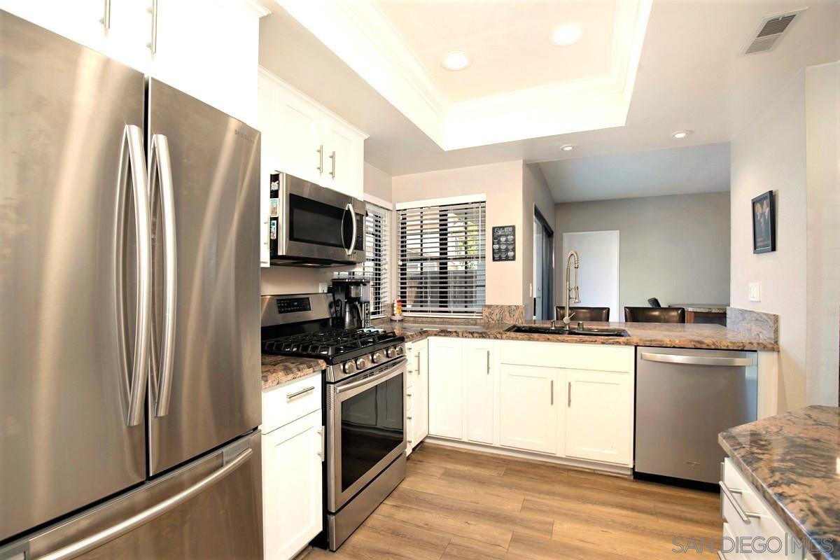 Detail Gallery Image 3 of 15 For 3949  Caminito Del Mar Surf, San Diego,  CA 92130 - 3 Beds | 2/1 Baths