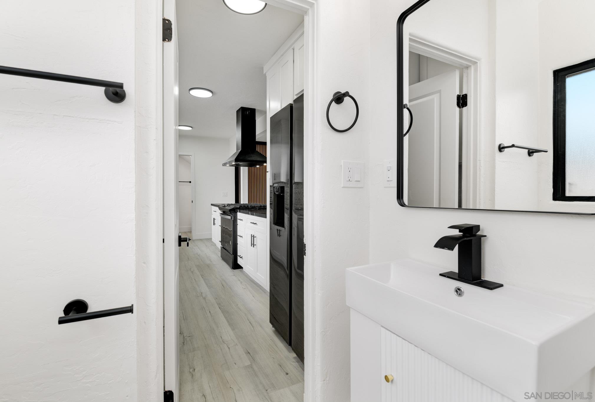 Detail Gallery Image 14 of 29 For 244  26th St, San Diego,  CA 92102 - 2 Beds | 2 Baths