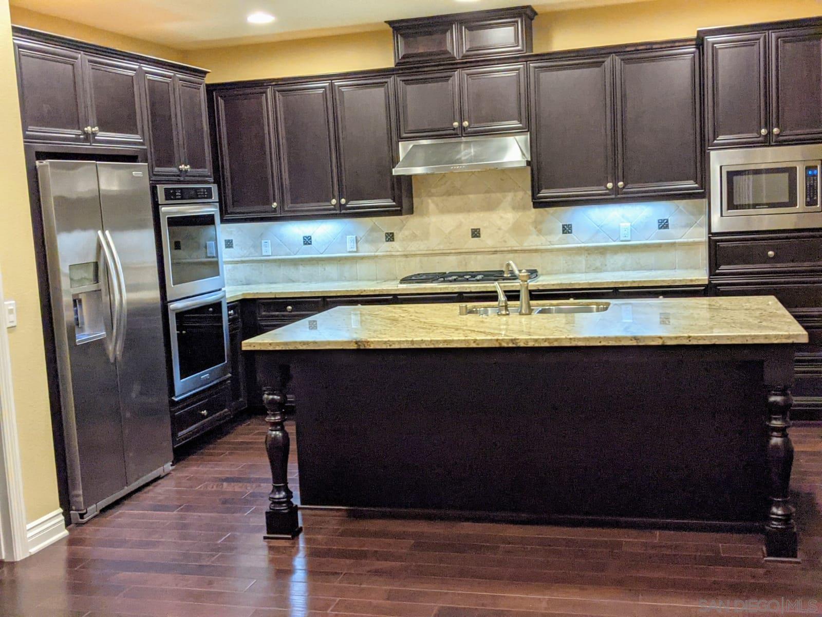 Detail Gallery Image 6 of 14 For 8490  Mathis Pl, San Diego,  CA 92127 - 5 Beds | 3 Baths