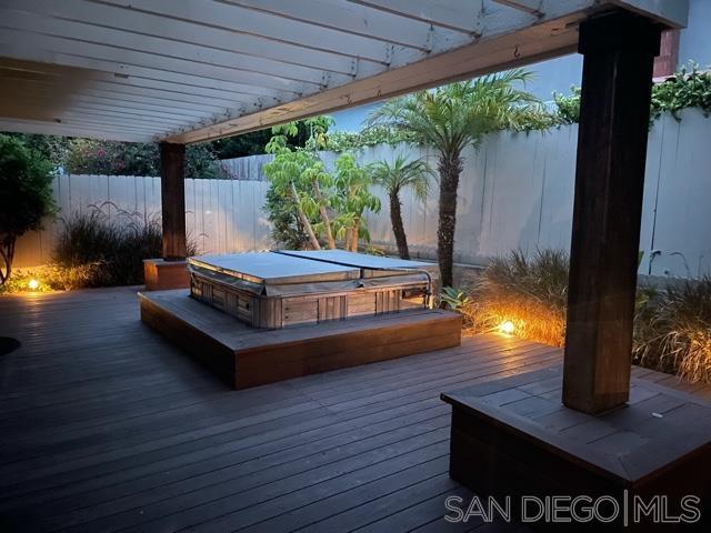 Detail Gallery Image 2 of 13 For 32  Catspaw Cape, Coronado,  CA 92118 - 5 Beds | 3 Baths