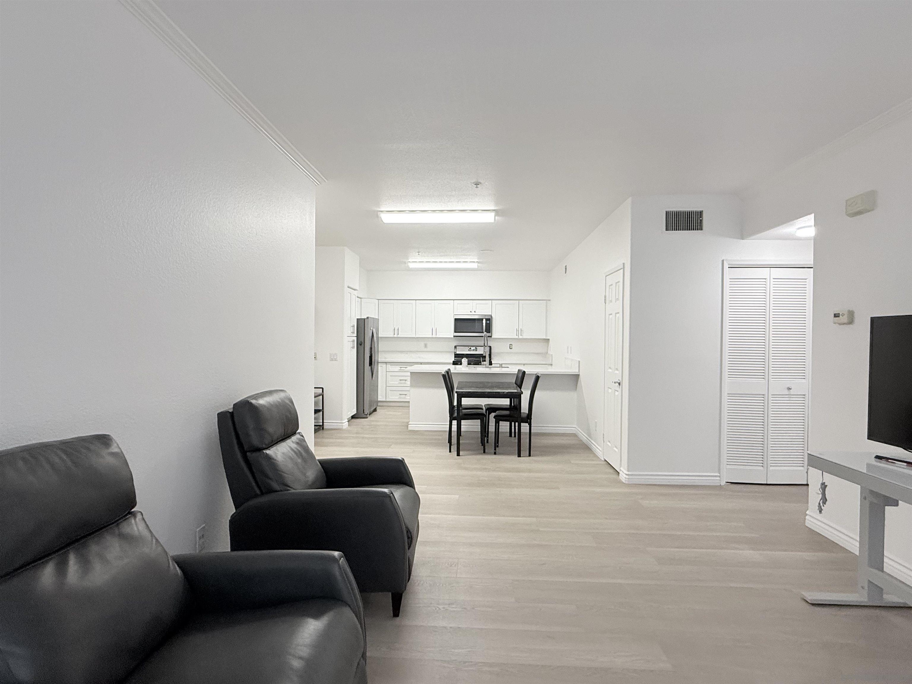 Detail Gallery Image 8 of 17 For 12360  Carmel Country Rd  B202, San Diego,  CA 92130 - 3 Beds | 2 Baths