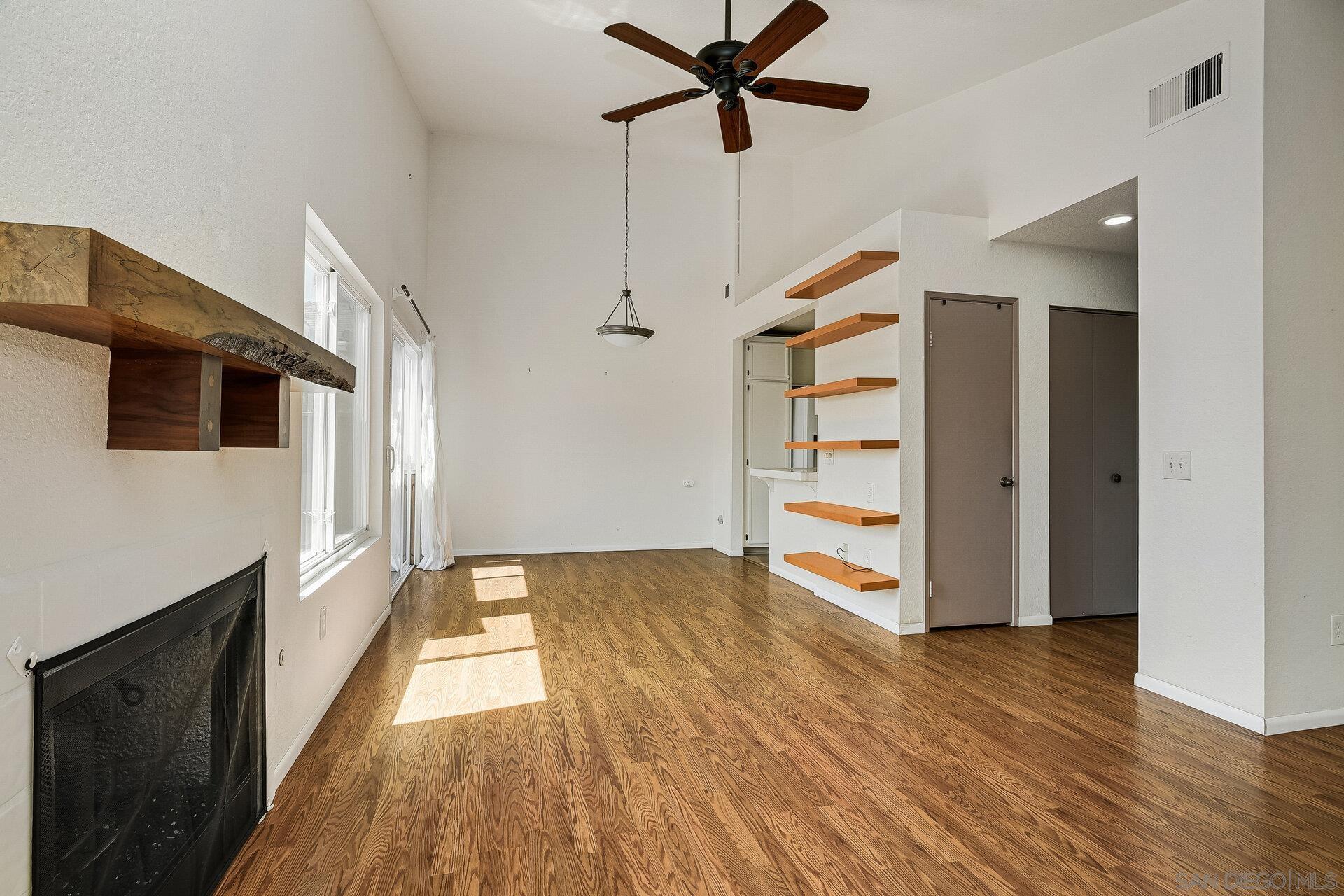 Detail Gallery Image 5 of 27 For 5233  Caminito Cachorro, San Diego,  CA 92105 - 2 Beds | 1 Baths