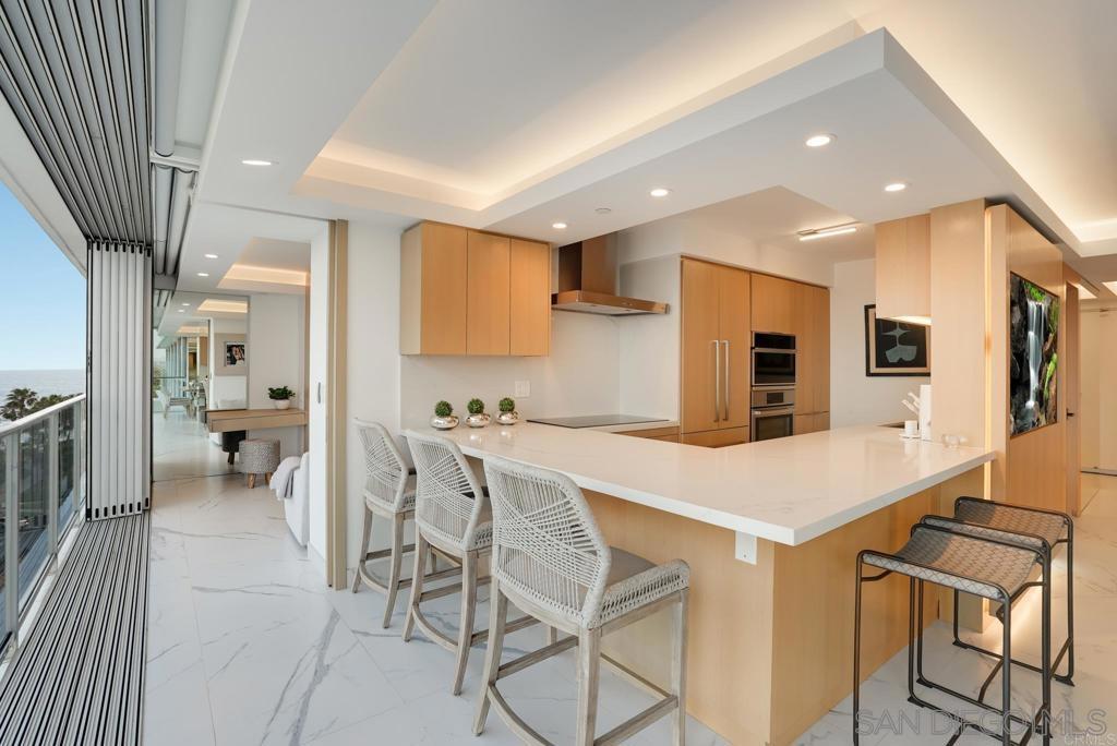 Detail Gallery Image 5 of 6 For 1810  Avenida Del Mundo  602, Coronado,  CA 92118 - 2 Beds | 2/1 Baths