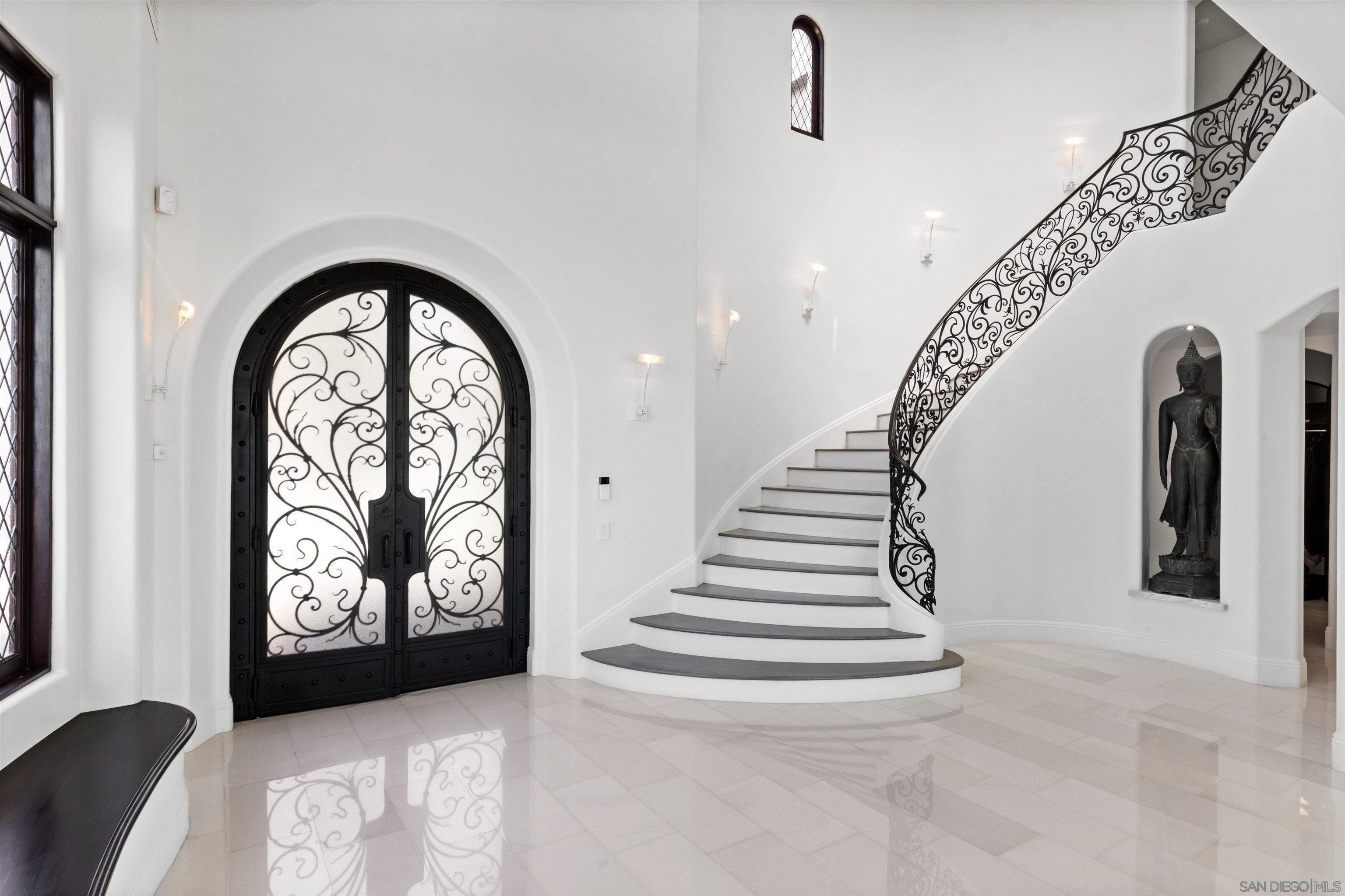 Detail Gallery Image 15 of 21 For 5850  Camino De La Costa, La Jolla,  CA 92037 - 4 Beds | 4/1 Baths