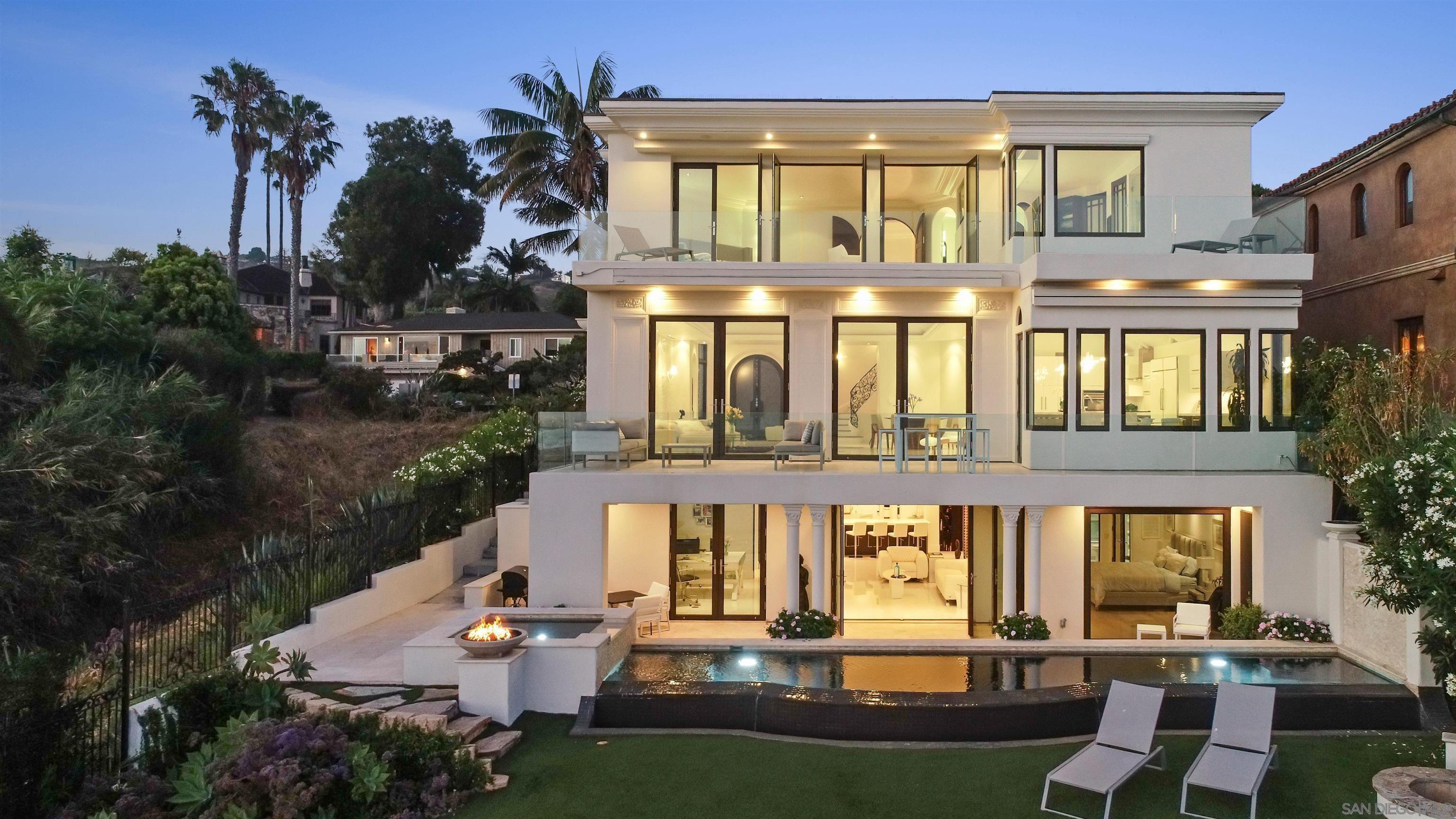 Detail Gallery Image 4 of 21 For 5850  Camino De La Costa, La Jolla,  CA 92037 - 4 Beds | 4/1 Baths