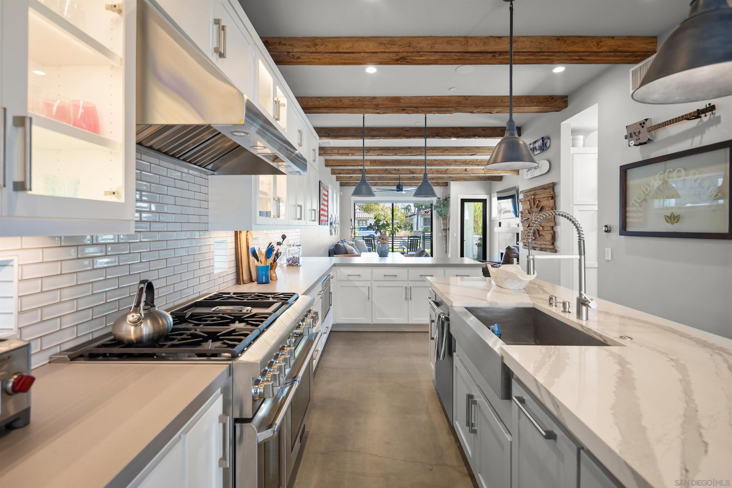 Detail Gallery Image 12 of 72 For 218  J Ave, Coronado,  CA 92118 - 3 Beds | 2/1 Baths