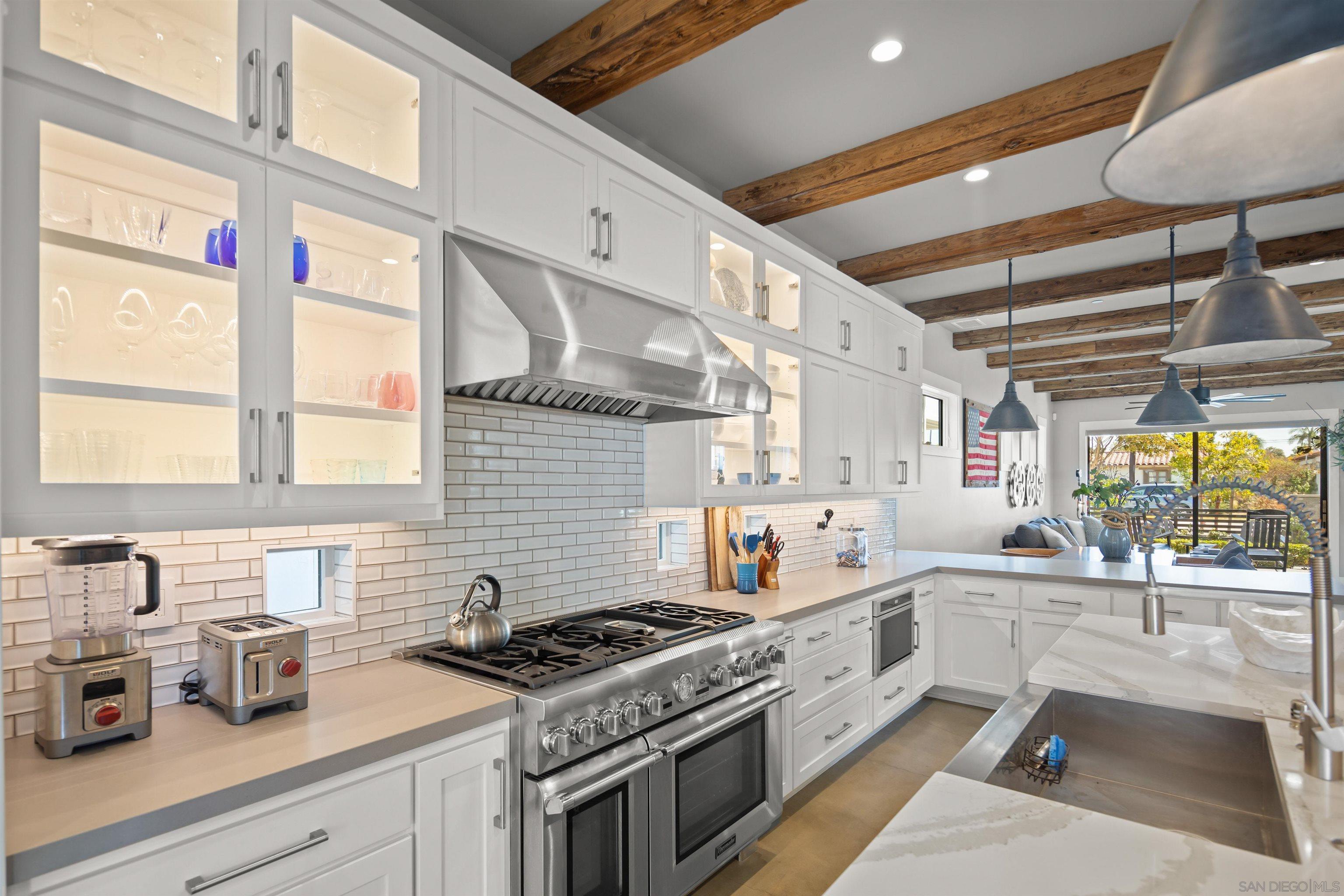 Detail Gallery Image 13 of 72 For 218  J Ave, Coronado,  CA 92118 - 3 Beds | 2/1 Baths