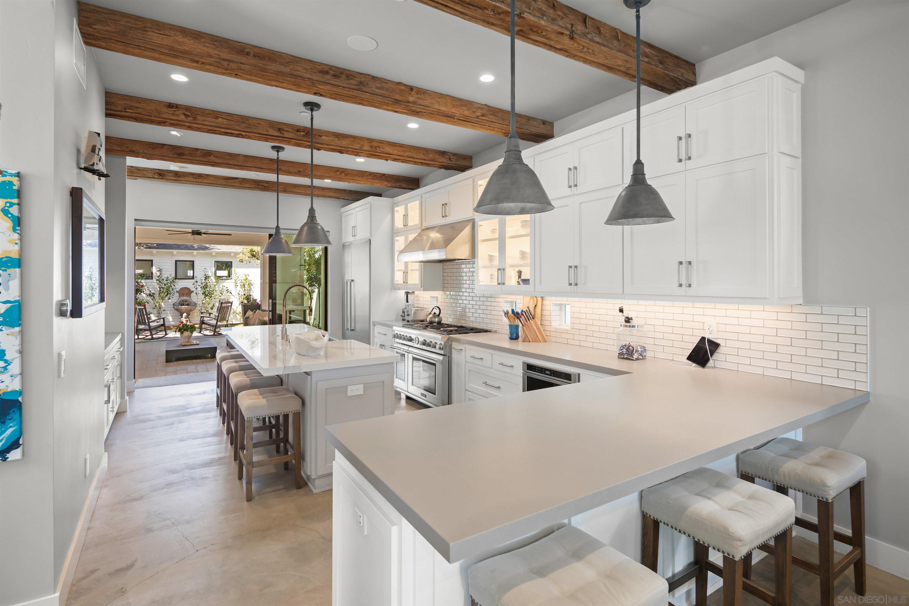 Detail Gallery Image 20 of 72 For 218  J Ave, Coronado,  CA 92118 - 3 Beds | 2/1 Baths