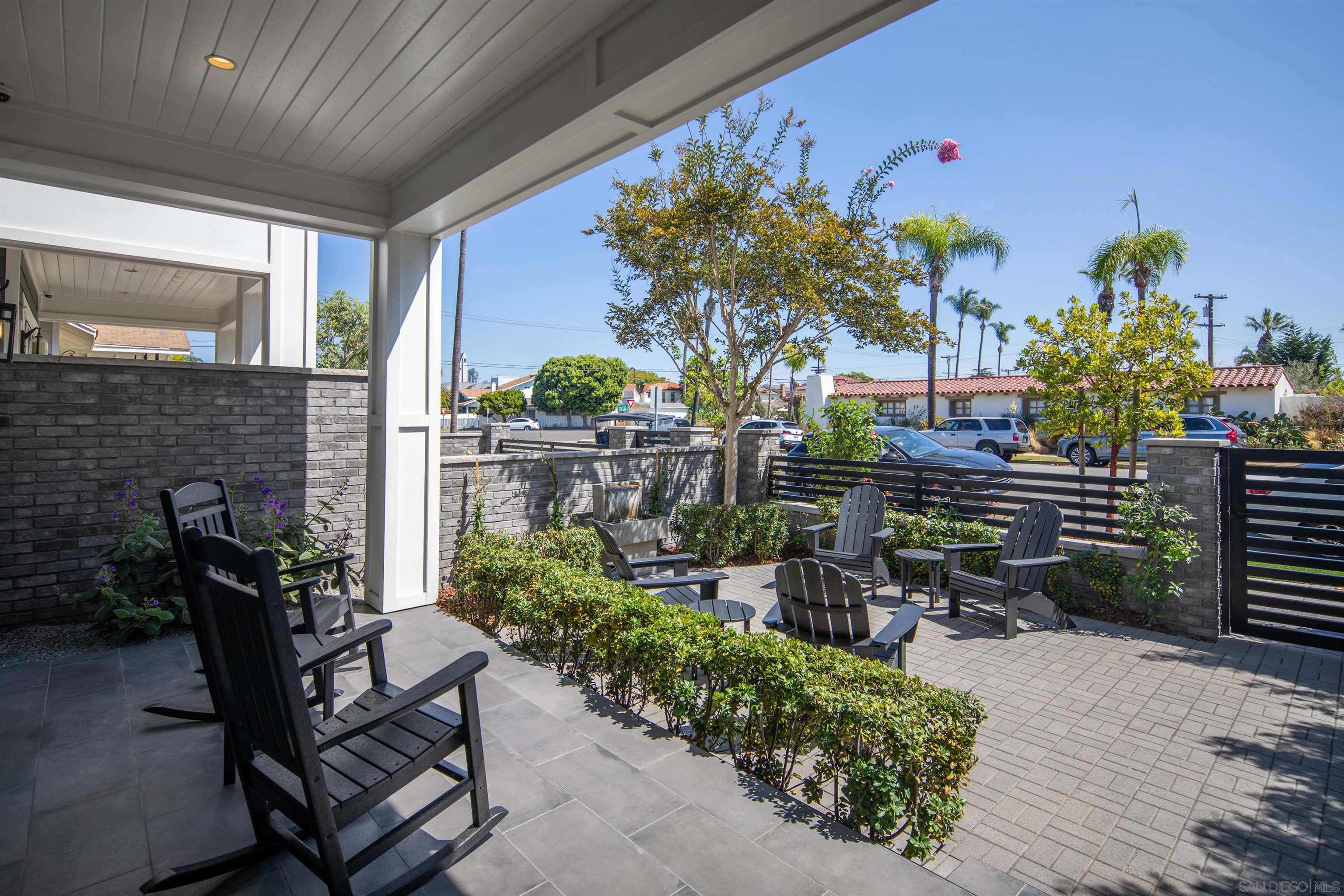 Detail Gallery Image 4 of 72 For 218  J Ave, Coronado,  CA 92118 - 3 Beds | 2/1 Baths
