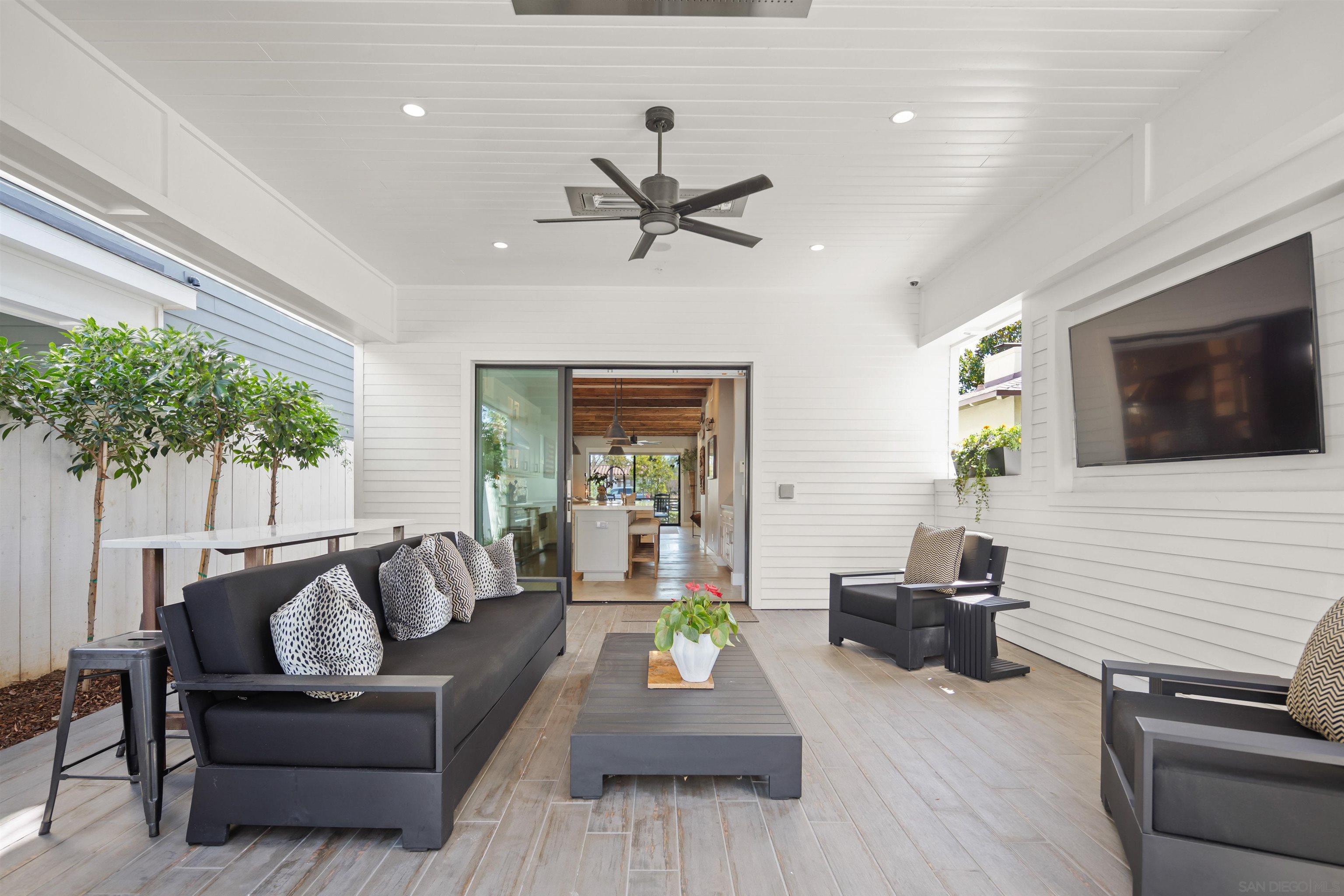 Detail Gallery Image 45 of 72 For 218  J Ave, Coronado,  CA 92118 - 3 Beds | 2/1 Baths