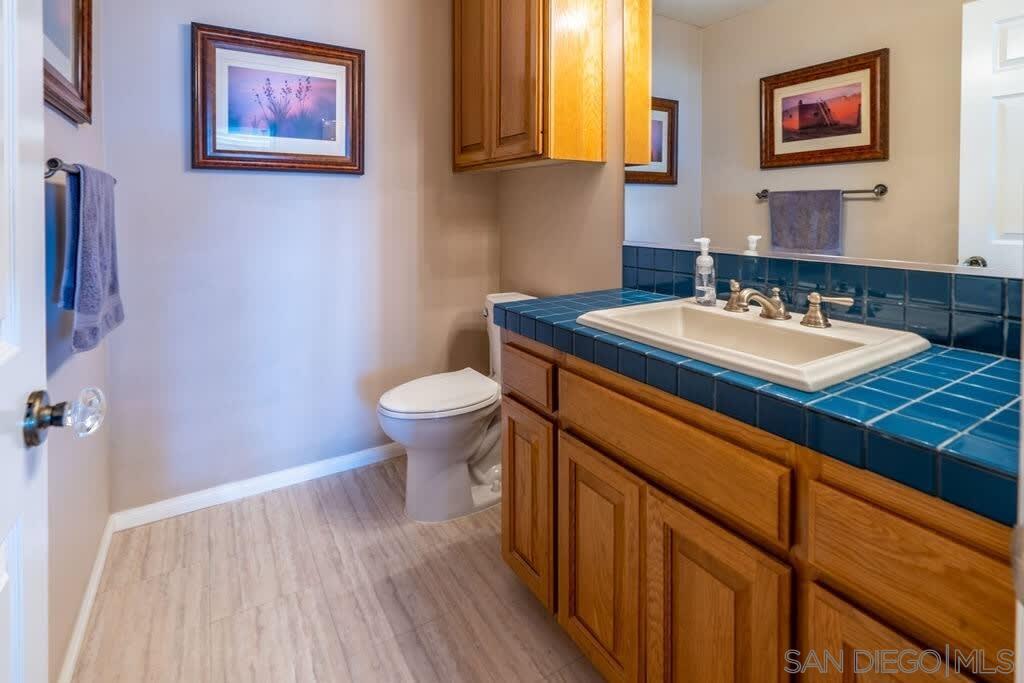 Detail Gallery Image 4 of 48 For 2110  Locust St, San Diego,  CA 92106 - 3 Beds | 2/1 Baths